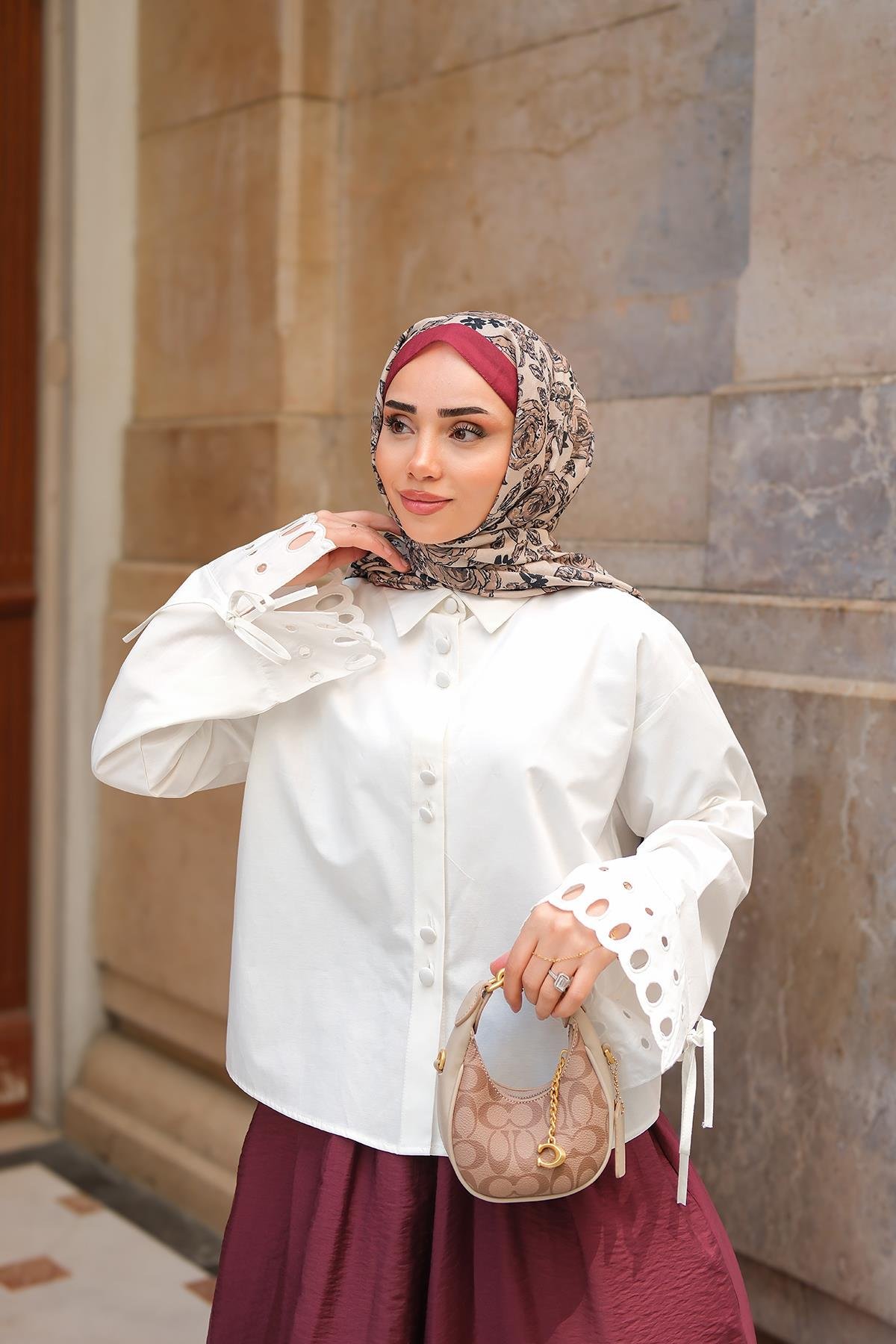 Kolu Nakışlı Gömlek Ekru