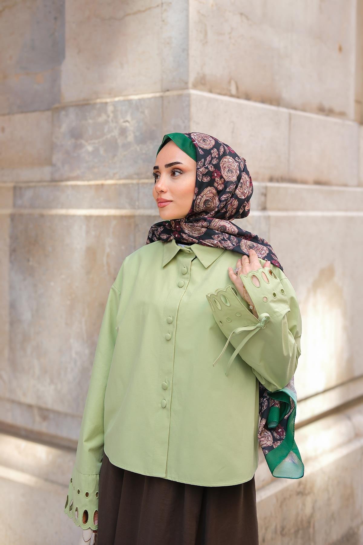 Kolu Nakışlı Gömlek Fıstık Yeşil