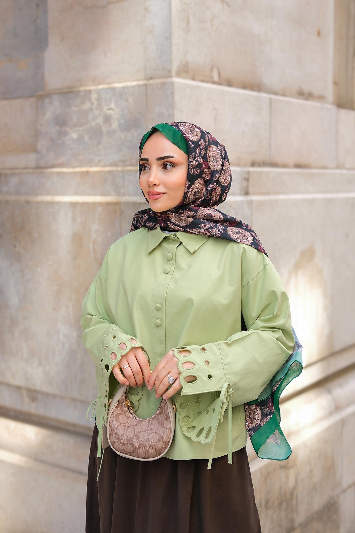 Kolu Nakışlı Gömlek Fıstık Yeşil