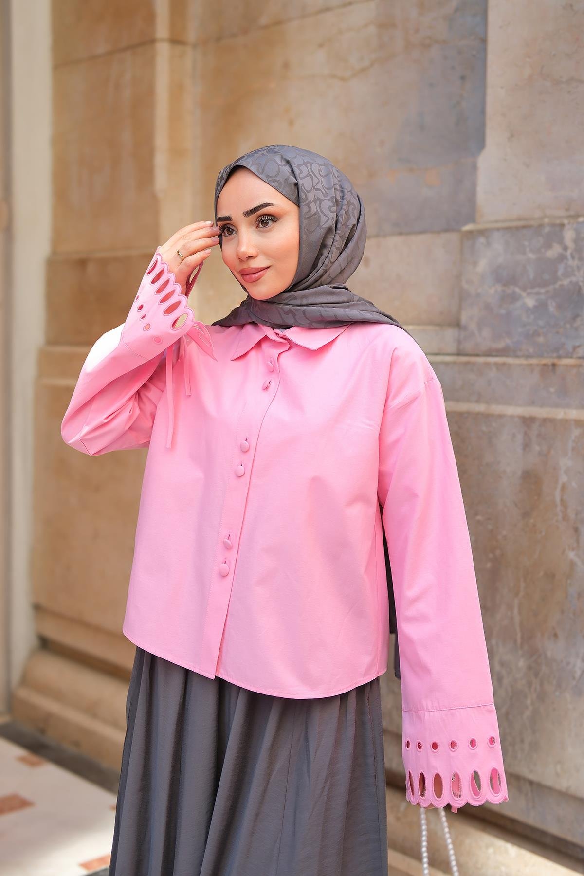 Kolu Nakışlı Gömlek Pembe