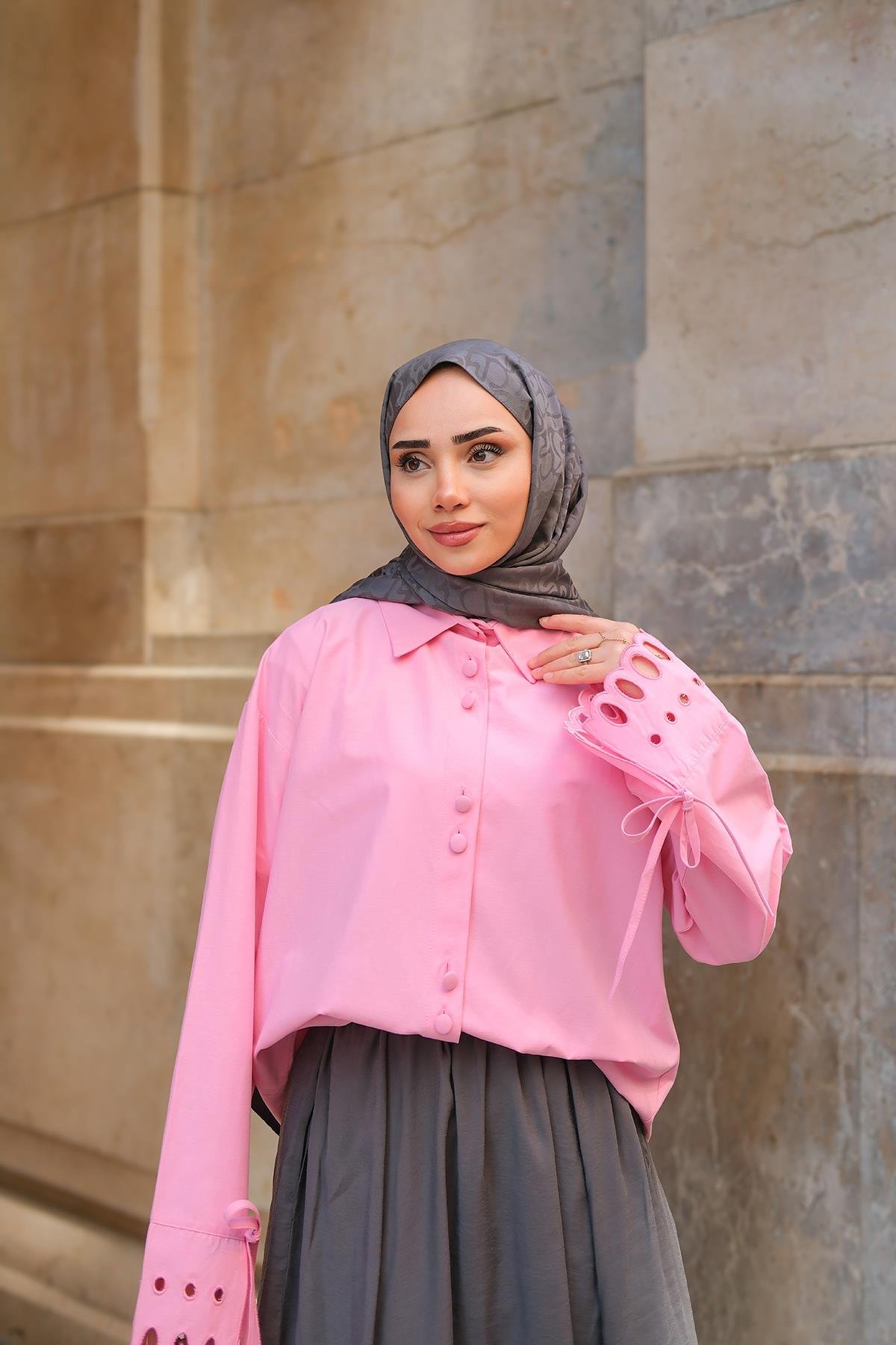 Kolu Nakışlı Gömlek Pembe