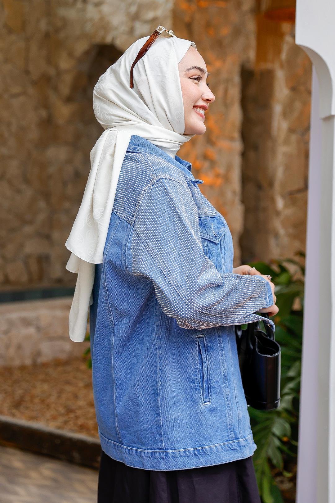 Kolu Taş Detaylı Kot Ceket Mavi