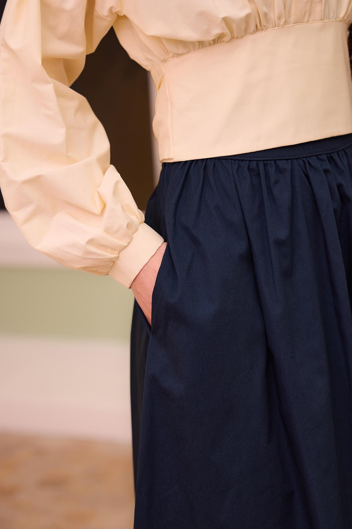 Kontrast Renkli Bluzlu Takım Bej