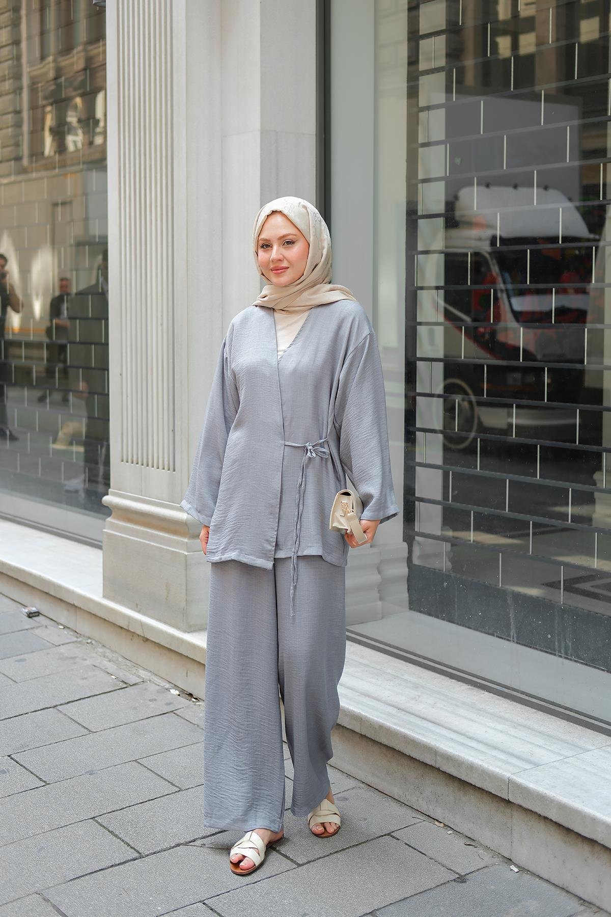 Kruvaze Yaka Takım Gri