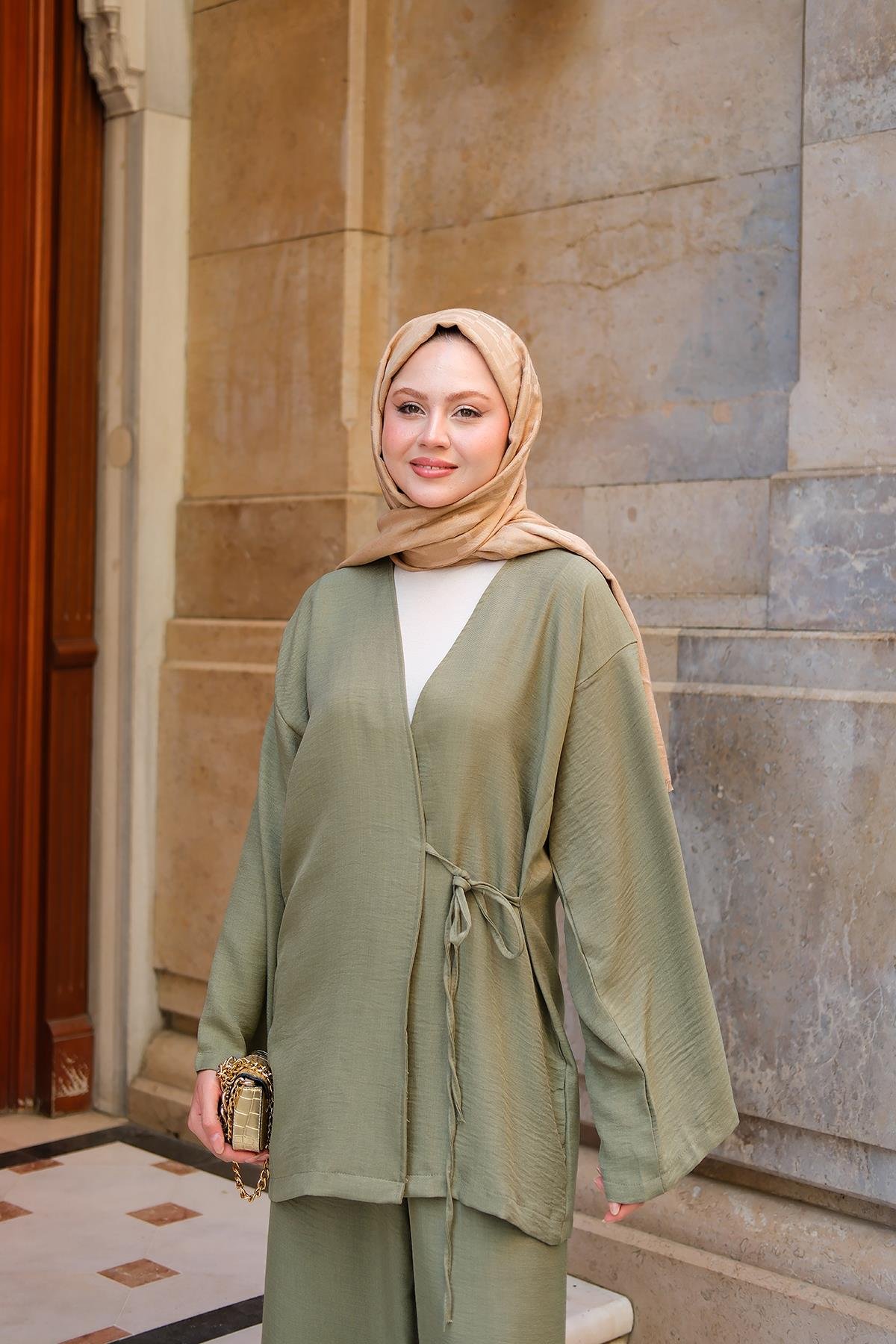 Kruvaze Yaka Takım Haki Yeşil