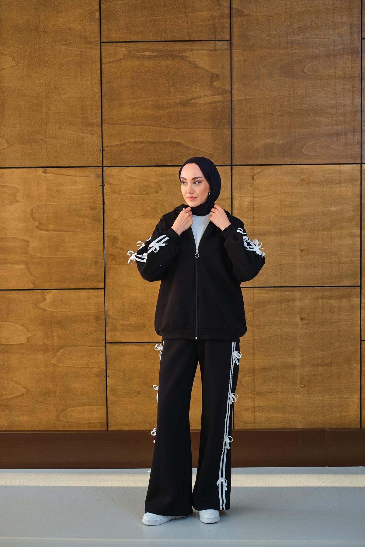 Kurdale Detaylı Takım Siyah