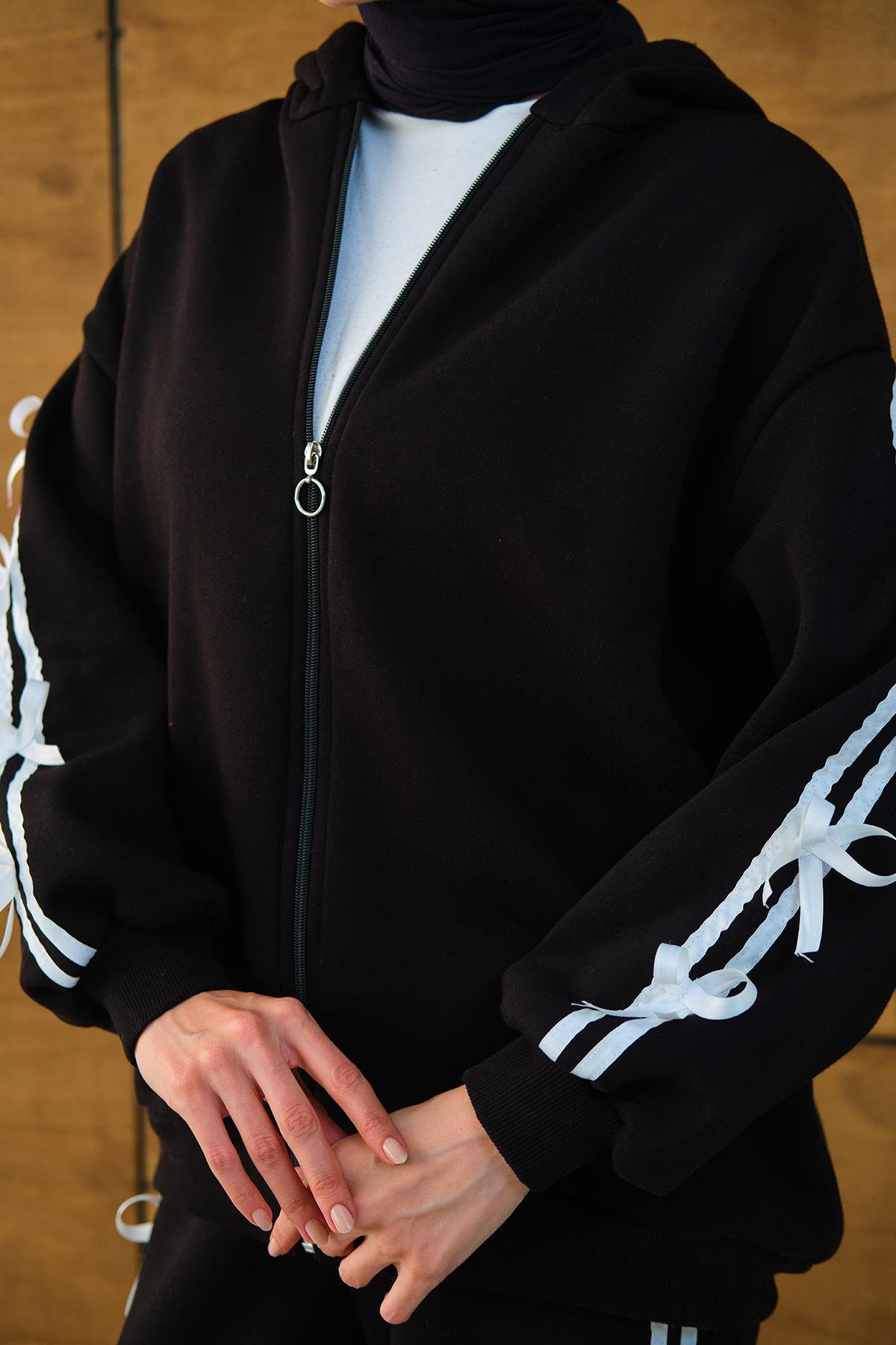 Kurdale Detaylı Takım Siyah