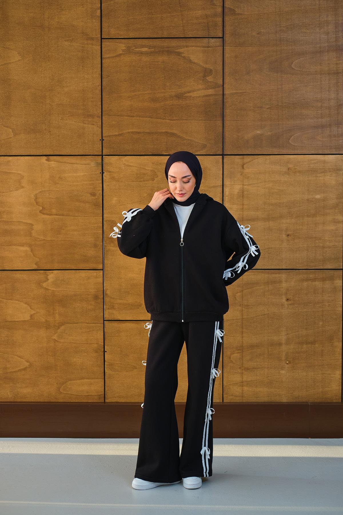 Kurdale Detaylı Takım Siyah