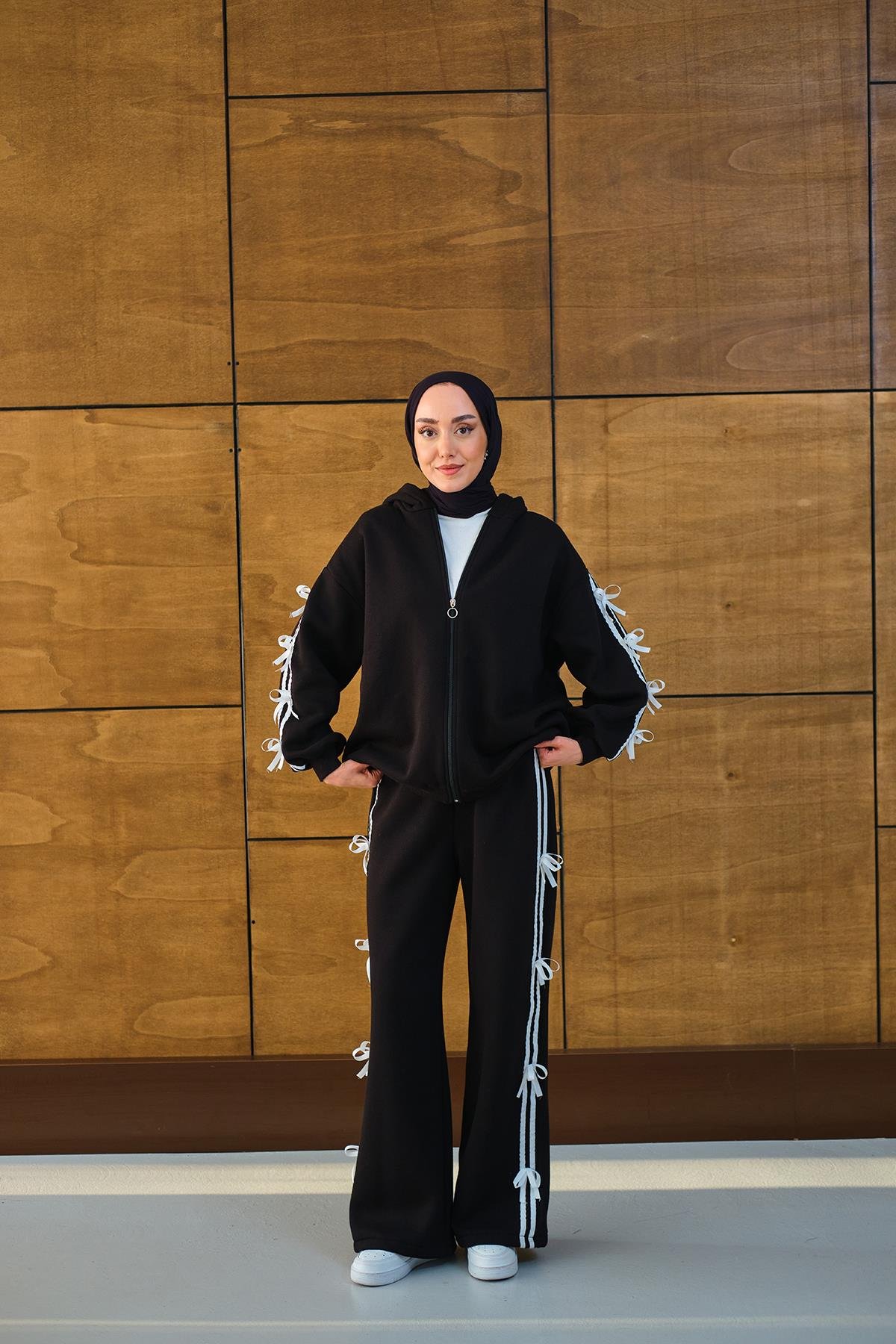 Kurdale Detaylı Takım Siyah