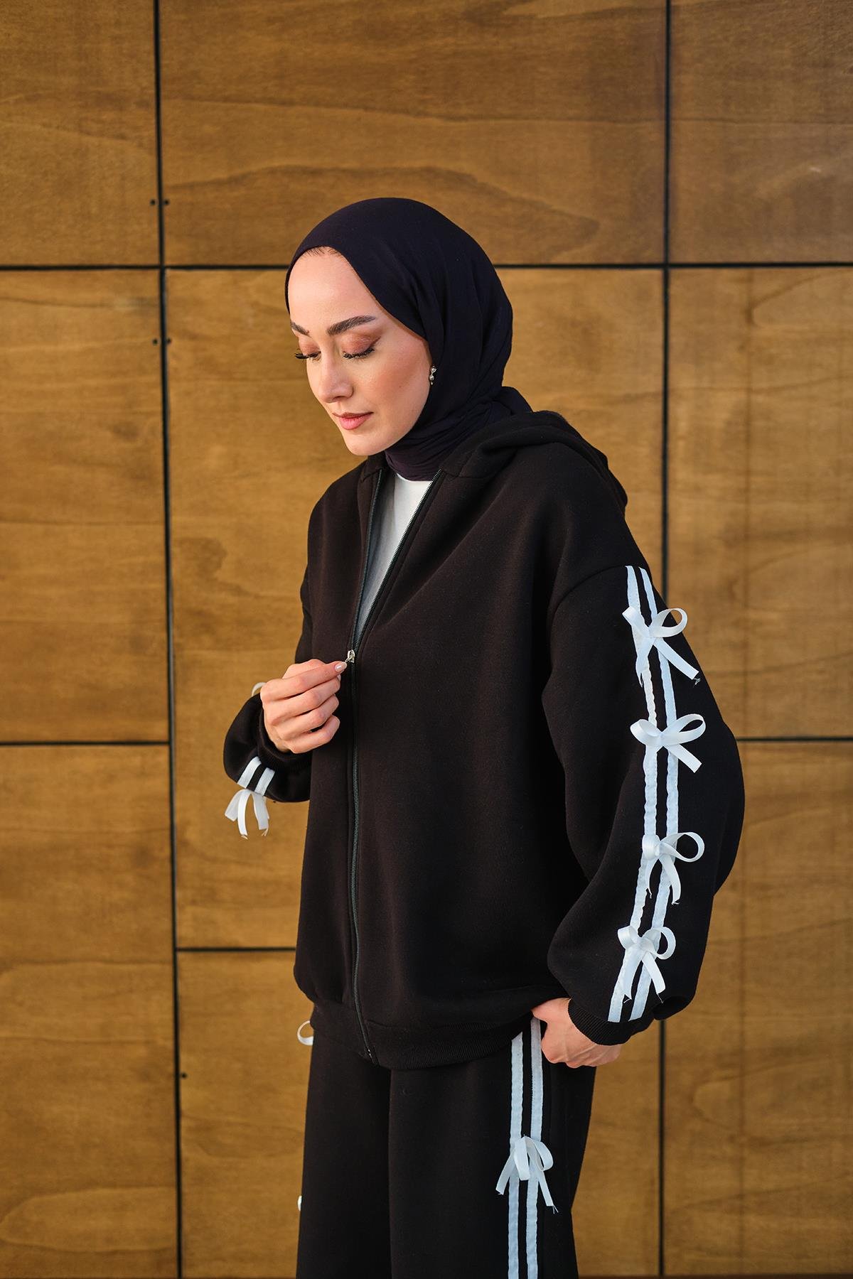 Kurdale Detaylı Takım Siyah