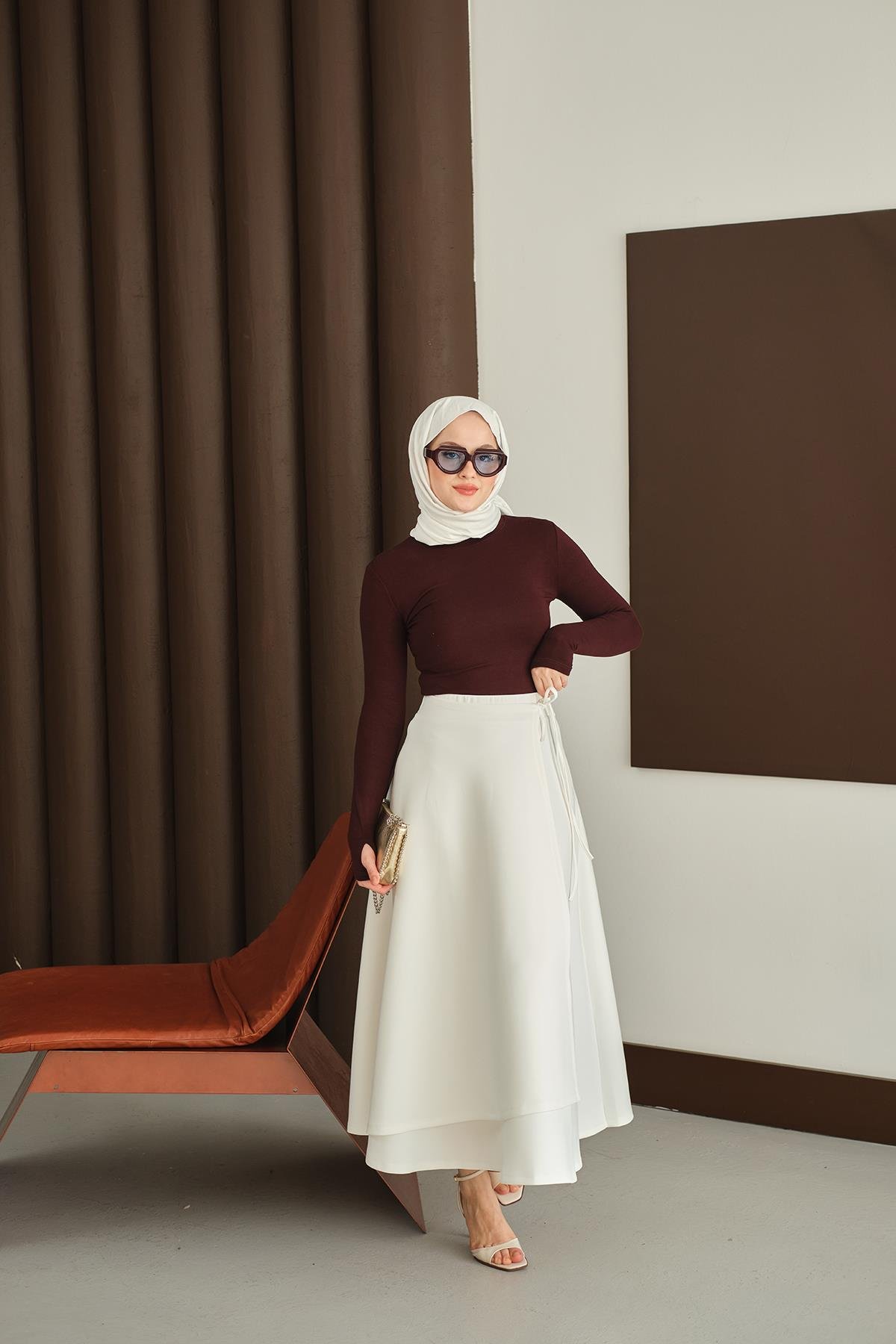 Kurdele Detay Etek Beyaz