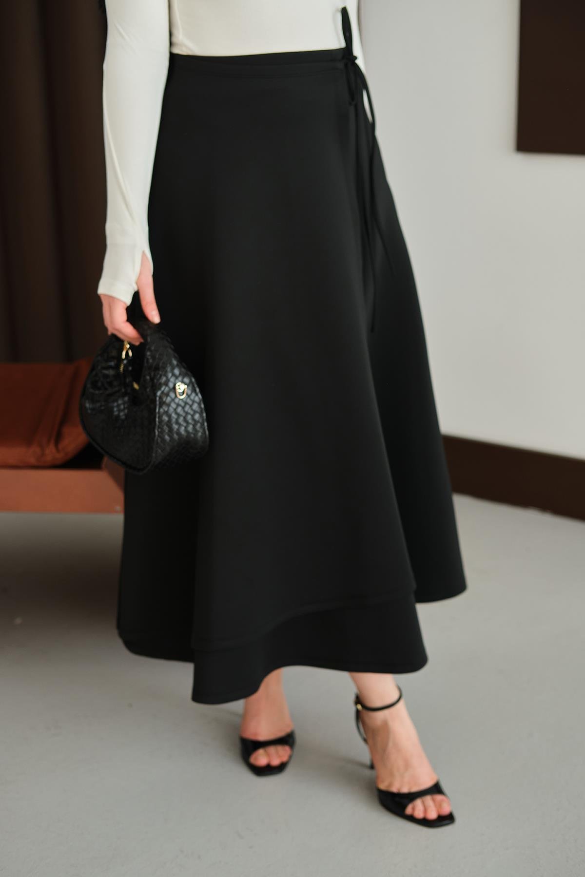 Kurdele Detay Etek Siyah