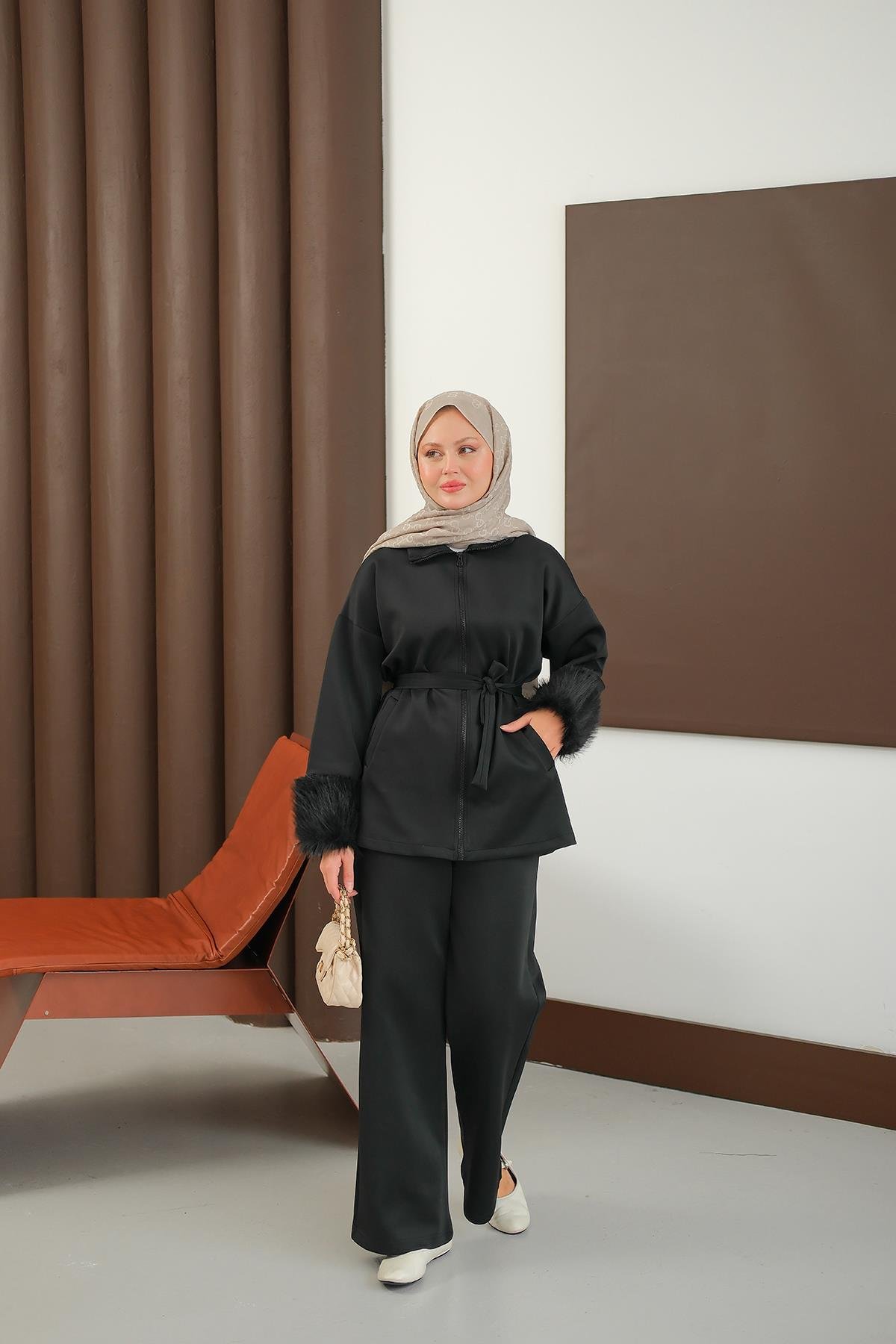Kürk Detay Bel Bağlamalı Takım Siyah