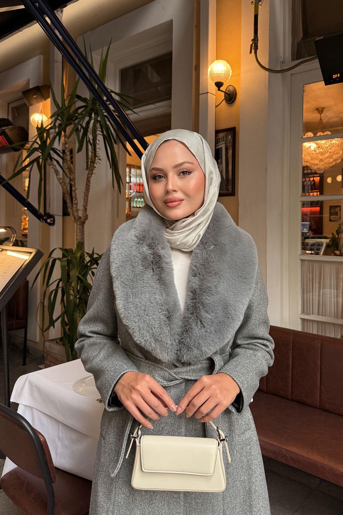 Kürk Yaka Detay Midi Boy Kruvaze Kaban Gri