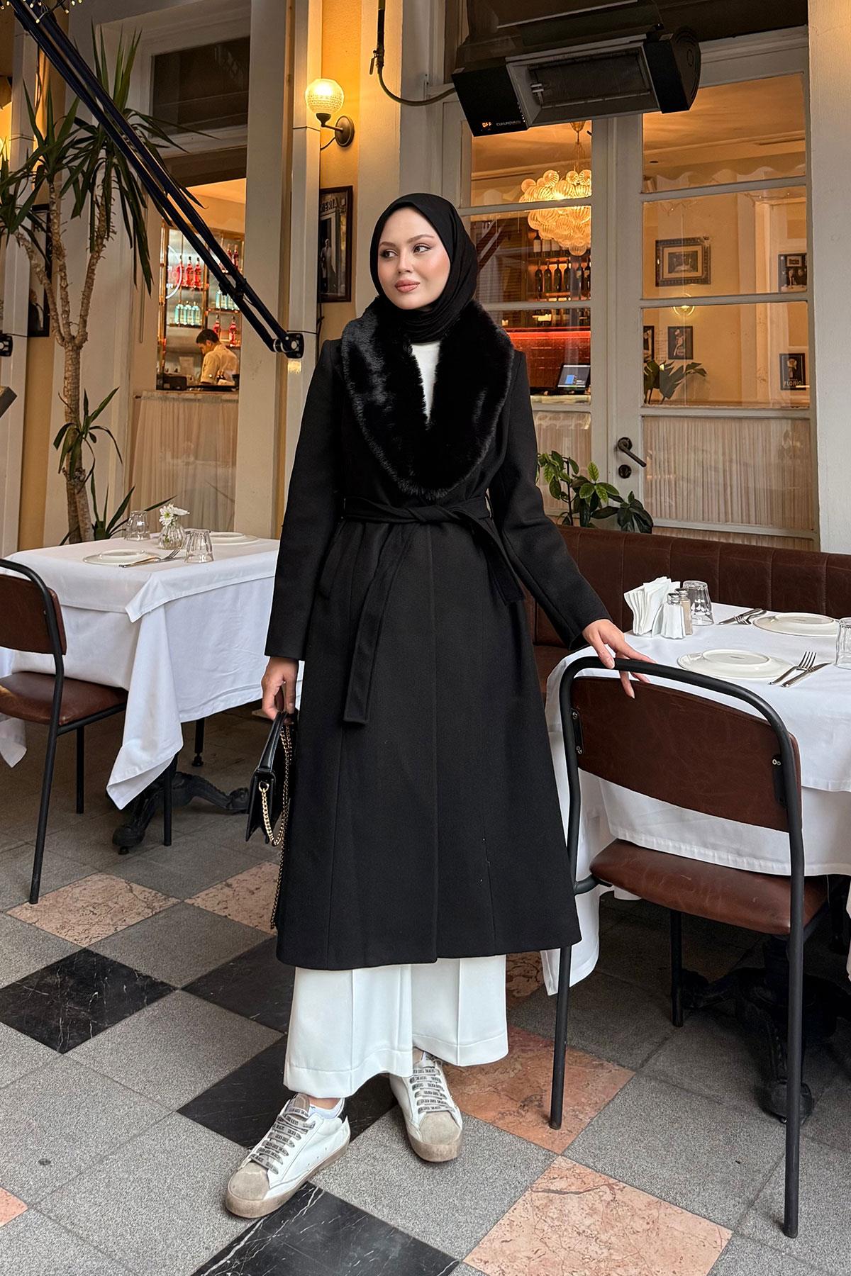 Kürk Yaka Detay Midi Boy Kruvaze Kaban Siyah