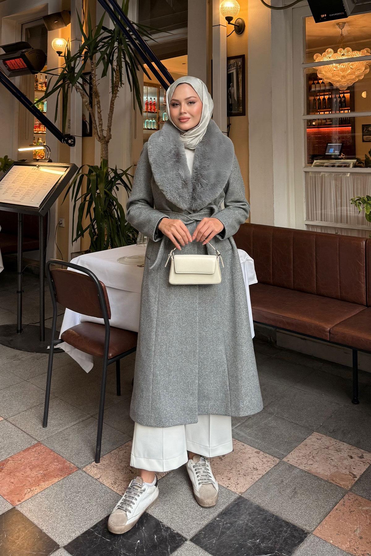 Kürk Yaka Detay Midi Boy Kruvaze Kaban Gri