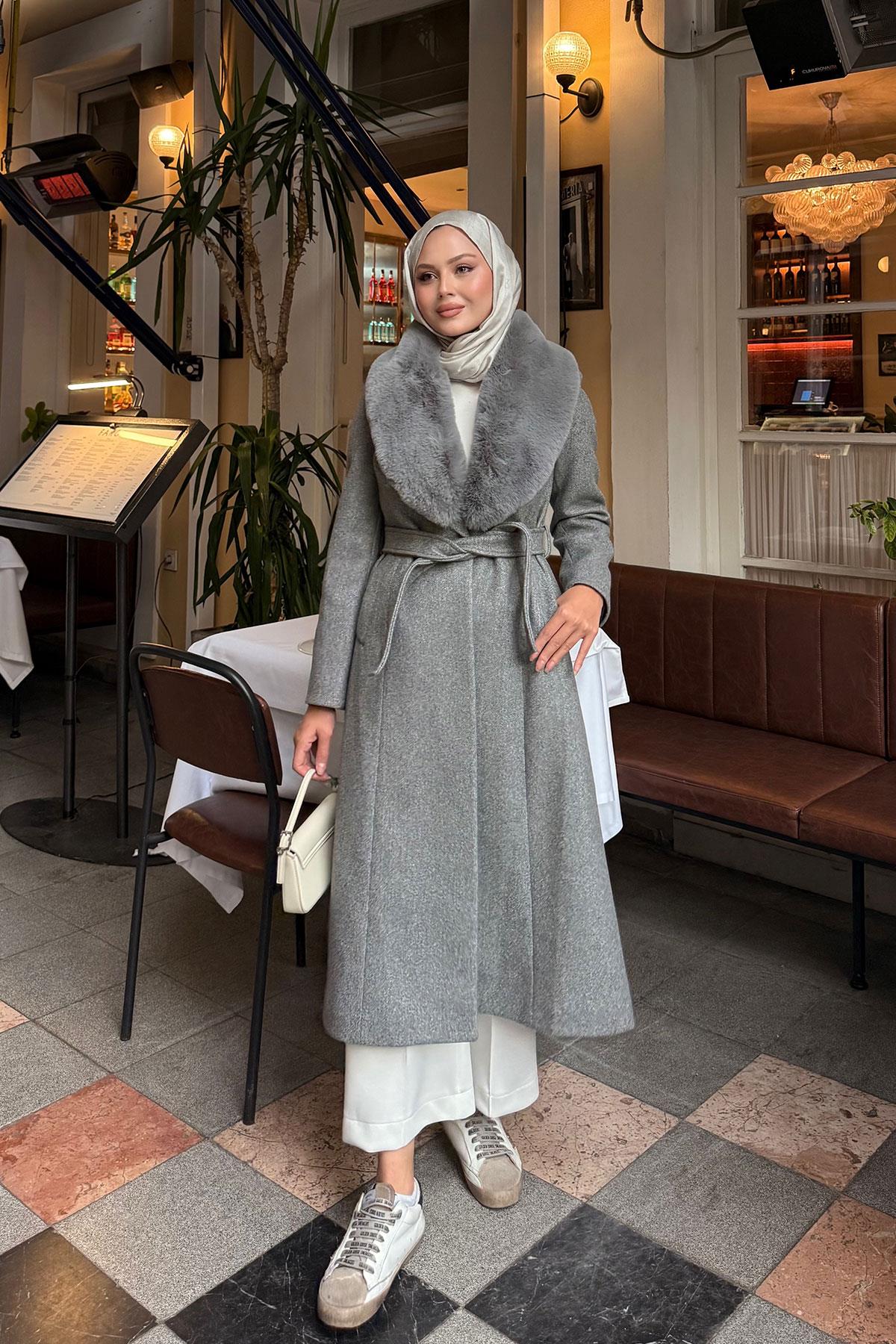 Kürk Yaka Detay Midi Boy Kruvaze Kaban Gri