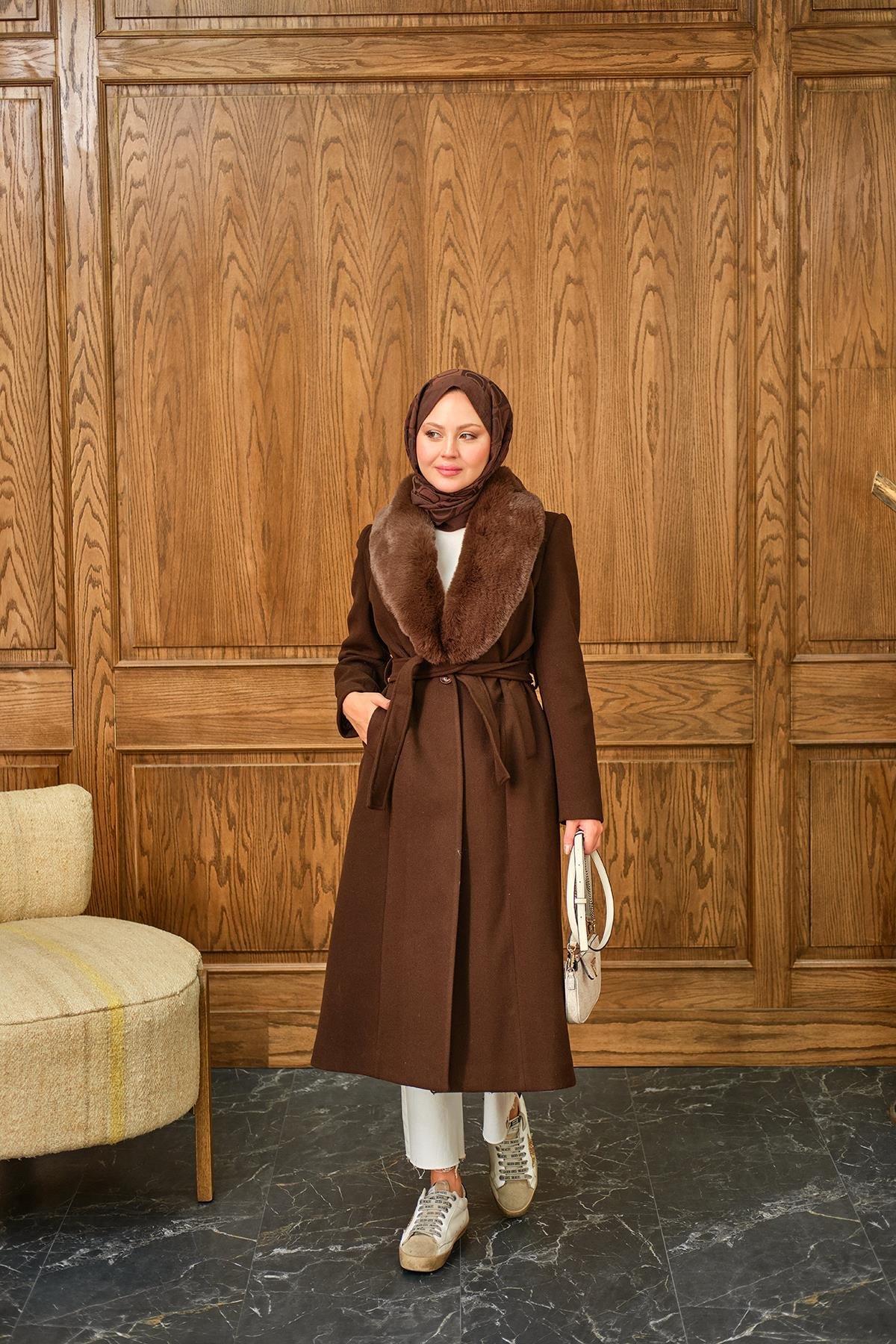 Kürk Yaka Detay Midi Boy Kruvaze Kaban Kahverengi