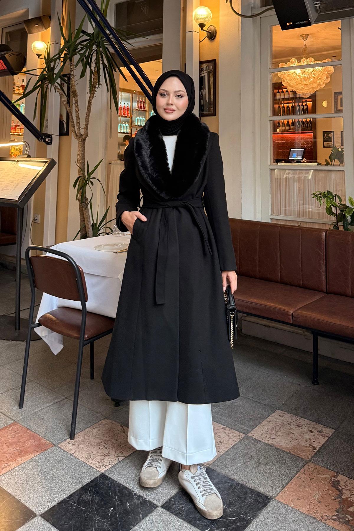 Kürk Yaka Detay Midi Boy Kruvaze Kaban Siyah