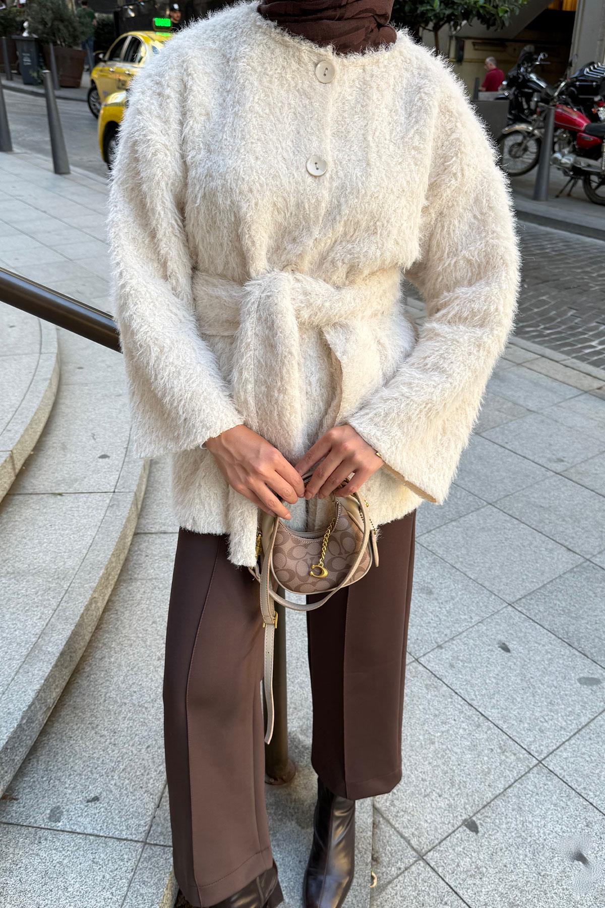 Kuşak Detaylı Hırka Krem