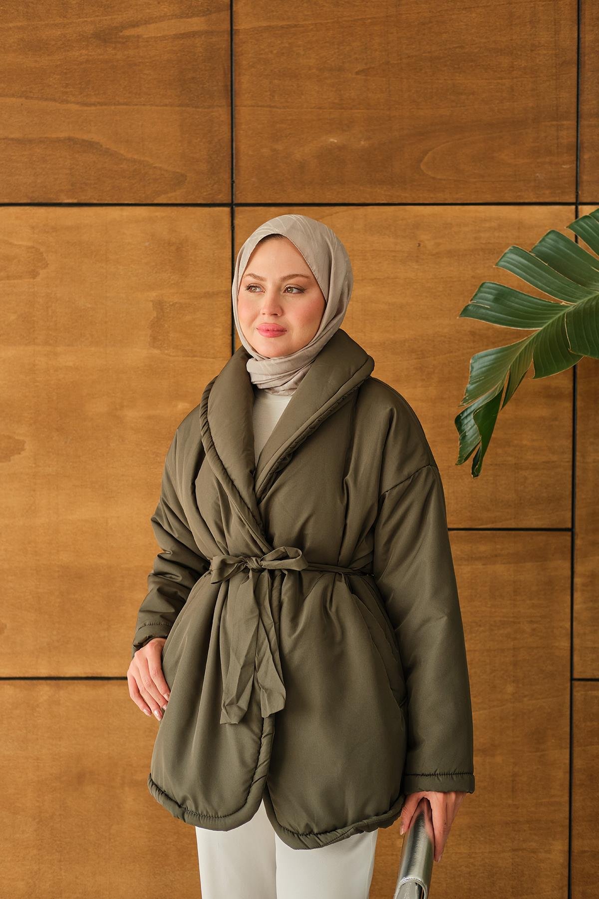 Kuşaklı Şişme Mont Haki Yeşil