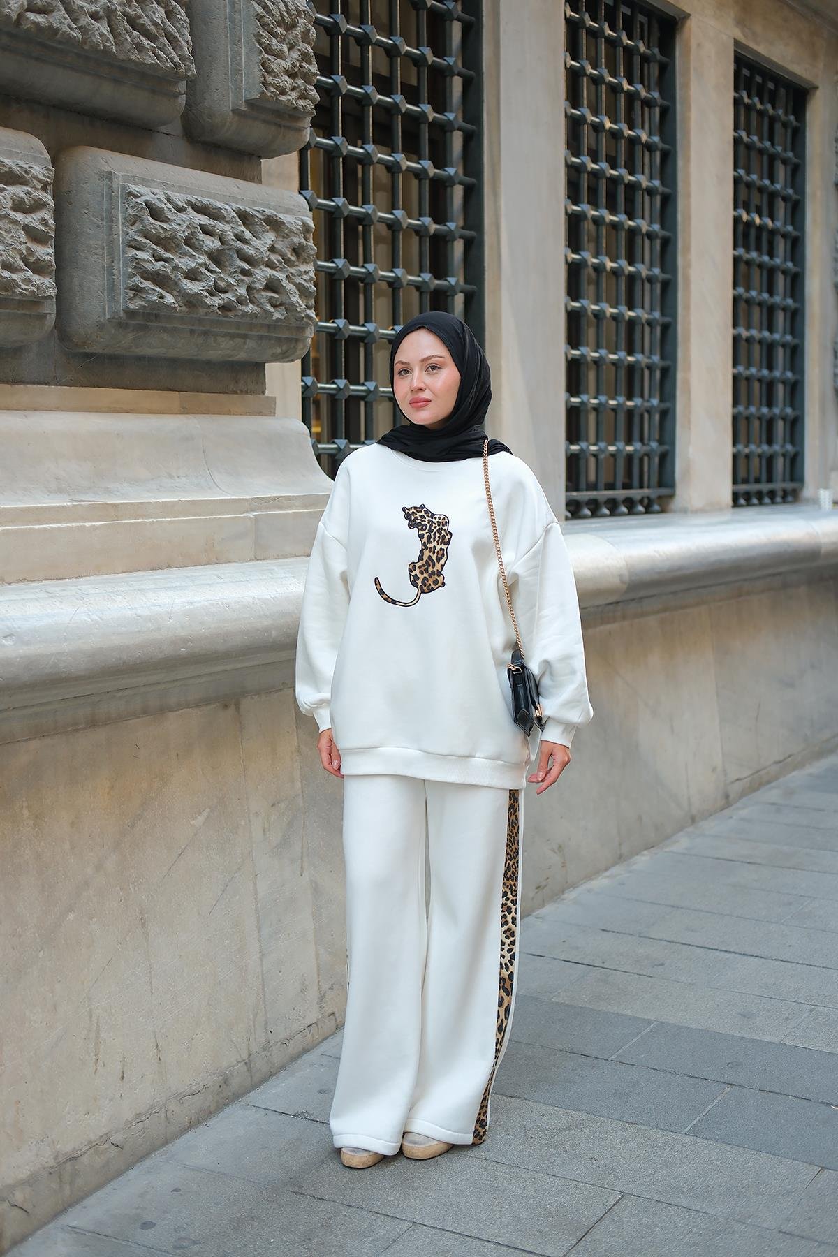 Leopar Desenli İkili Takım Beyaz