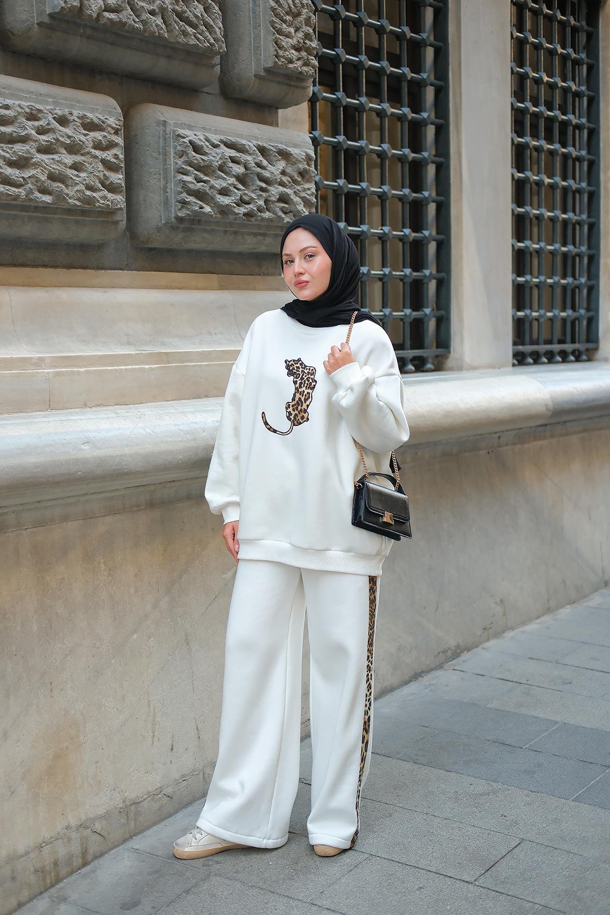 Leopar Desenli İkili Takım Beyaz