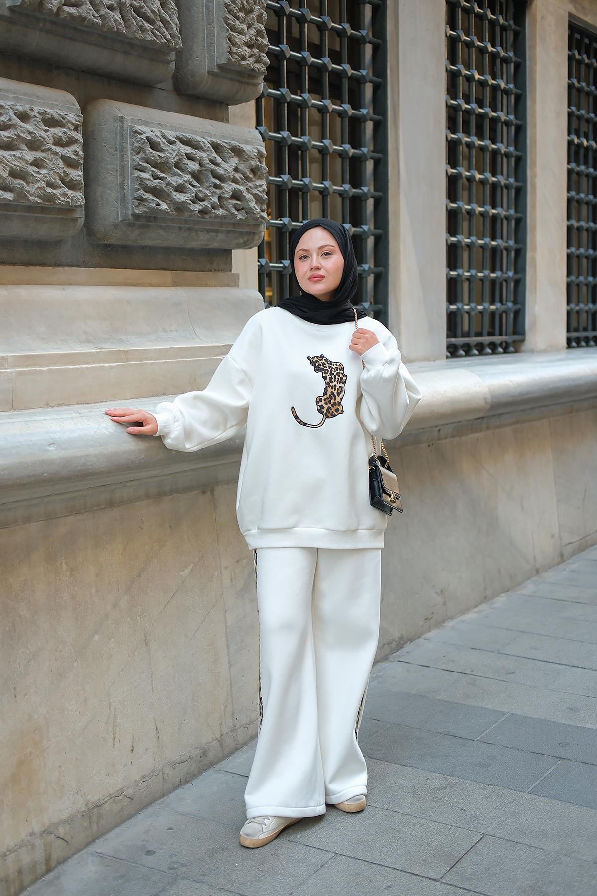 Leopar Desenli İkili Takım Beyaz
