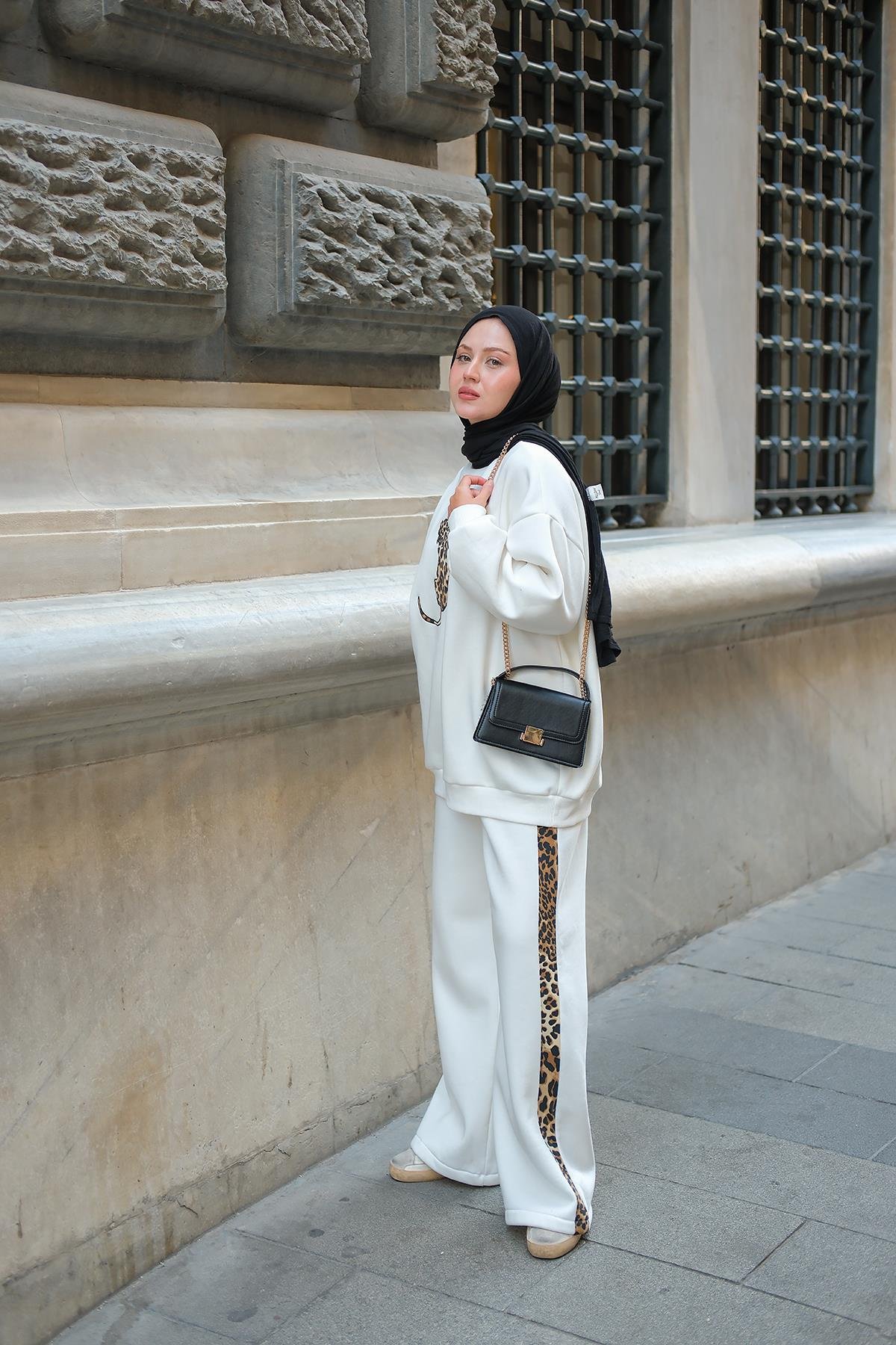 Leopar Desenli İkili Takım Beyaz