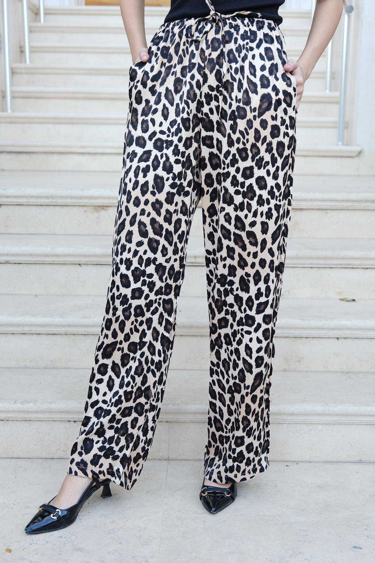 Leopar Desenli Pantolon Krem