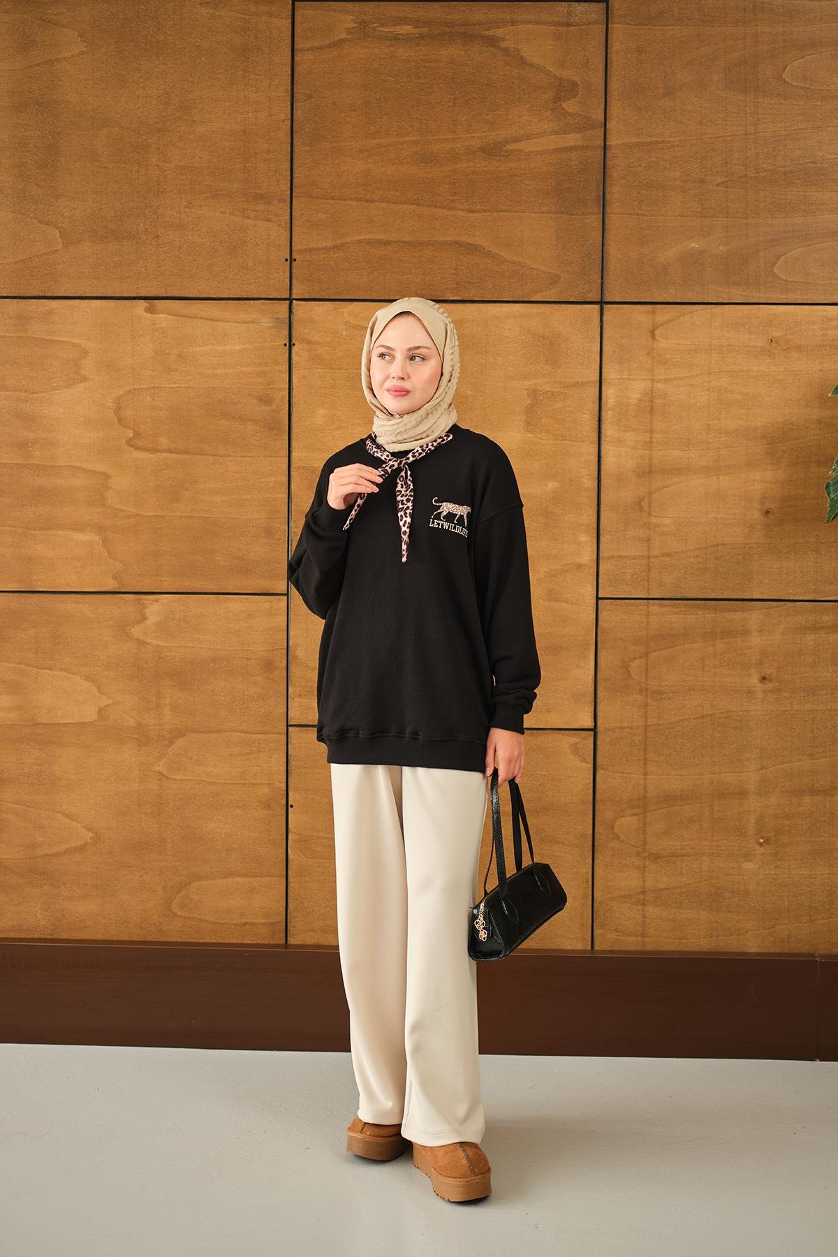 Leopar Fular Detay Sweat Siyah