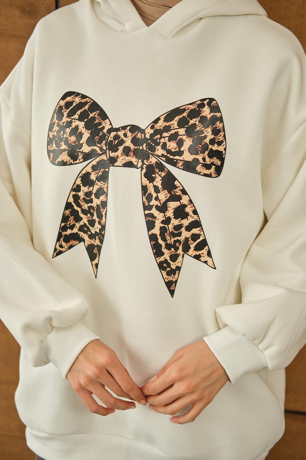 Leopar Kurdele Detaylı Sweat Ekru