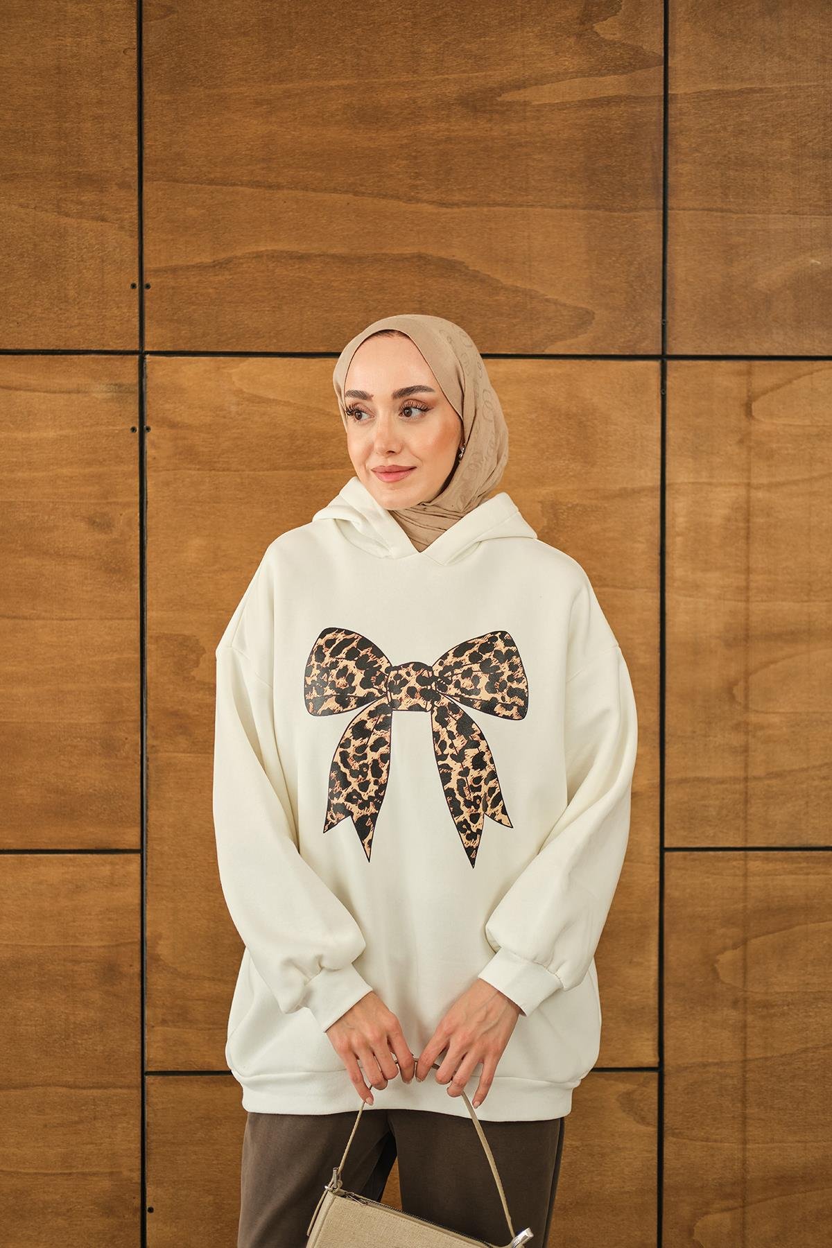 Leopar Kurdele Detaylı Sweat Ekru
