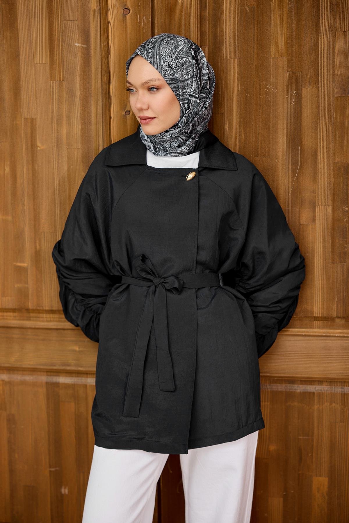 Martha Kol Ve Sırt Büzgülü Ceket  Siyah