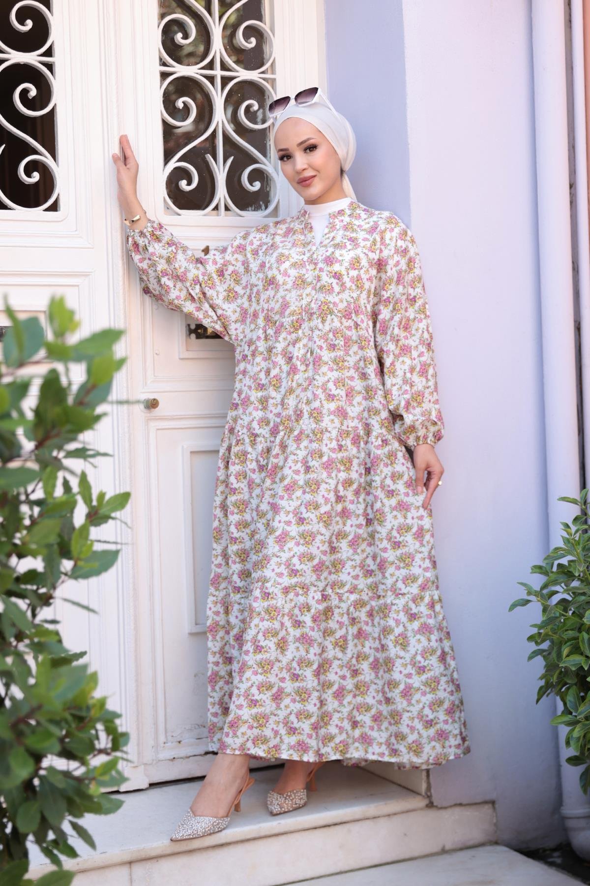 Menekşe Desen Elbise Beyaz