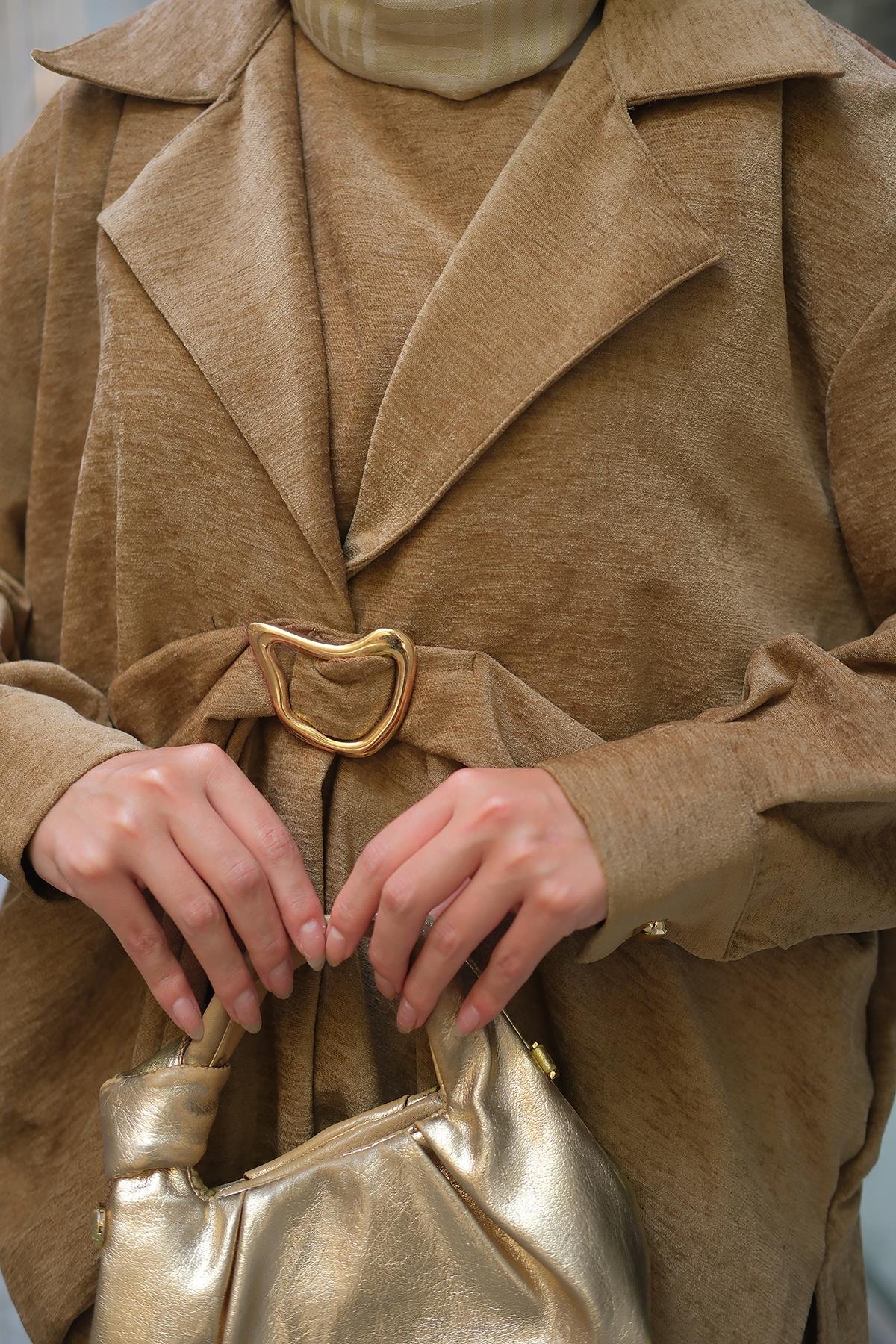 Musleya Önü Pile Detay Süet Takım Vizon