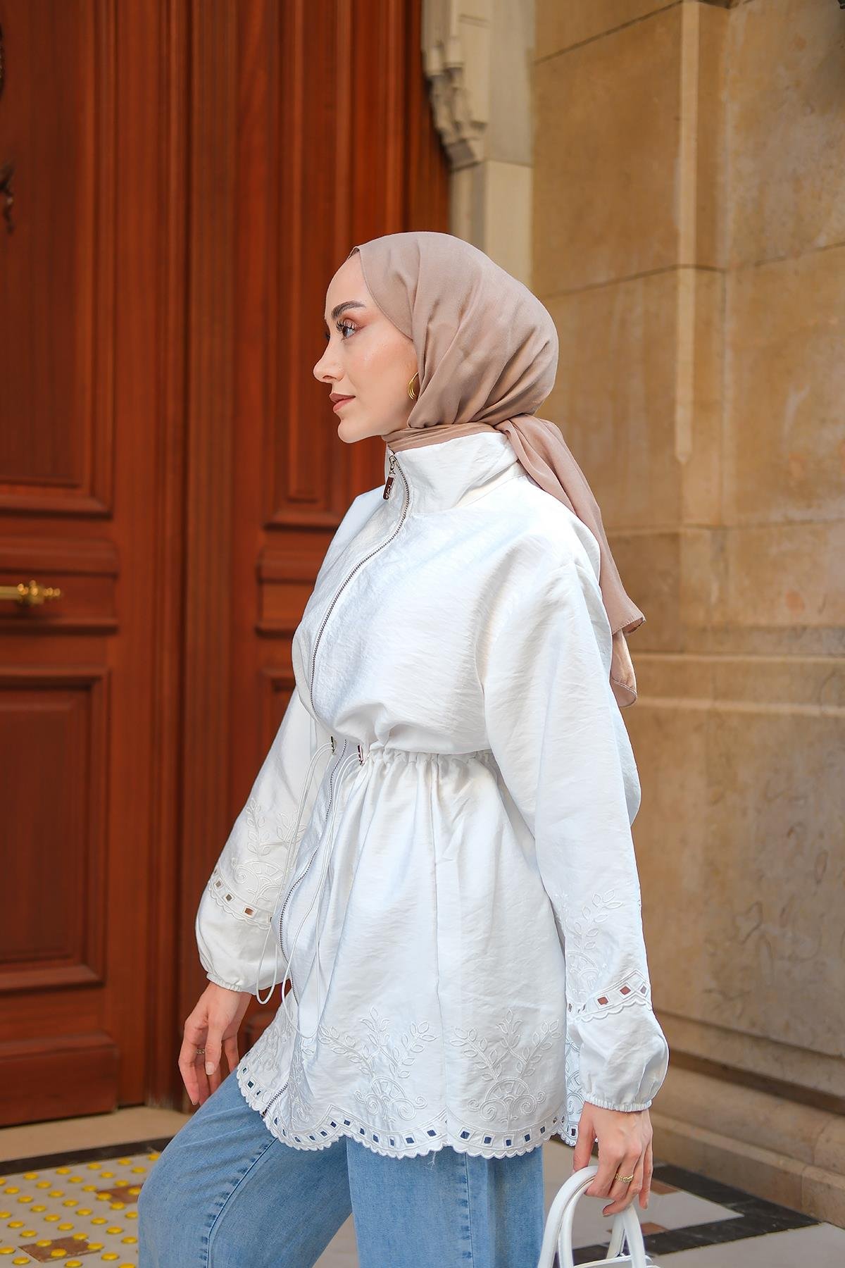Nakış Detaylı Ceket Ekru