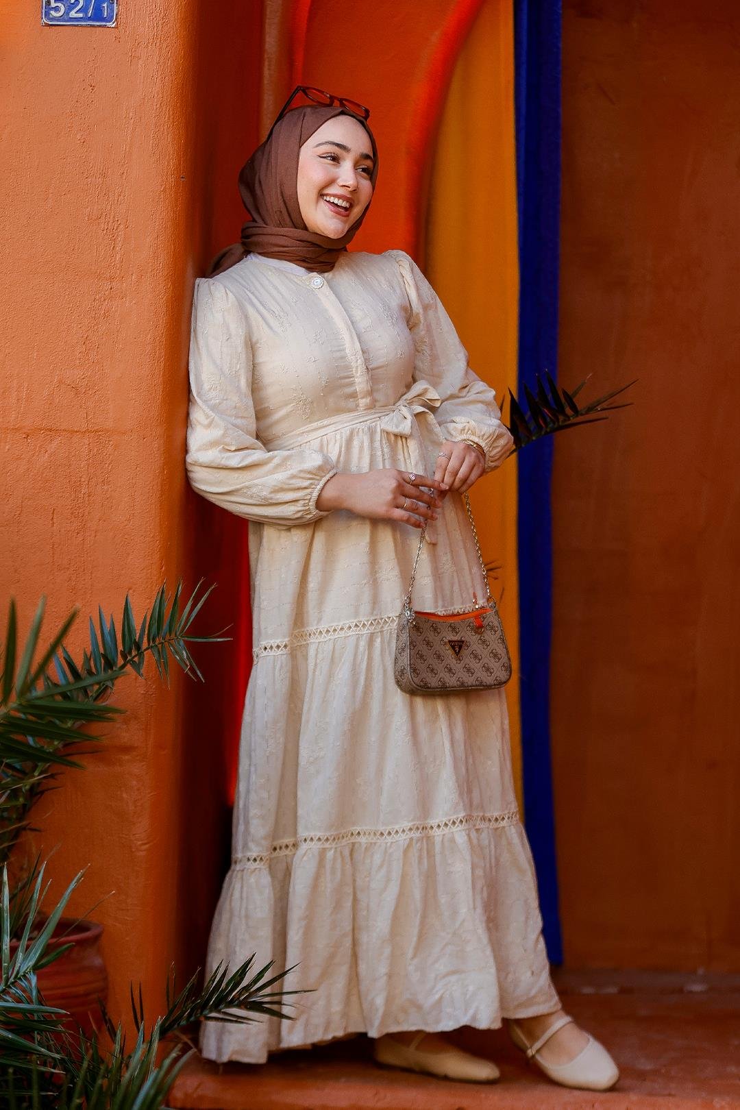 Nakış Detaylı Jakar Elbise Krem