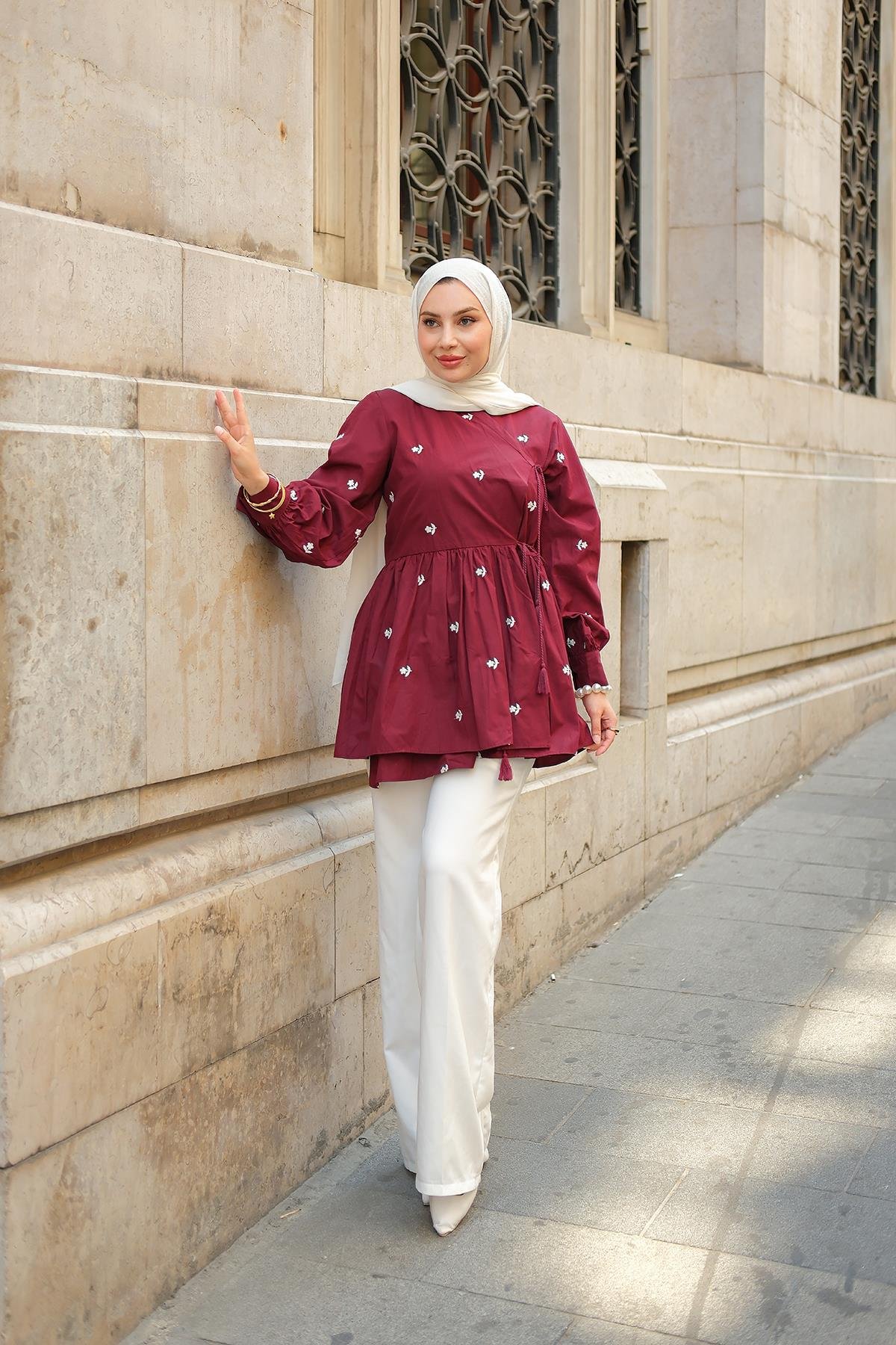 Nakış İşlemeli Yandan Bağlamalı Tunik Bordo