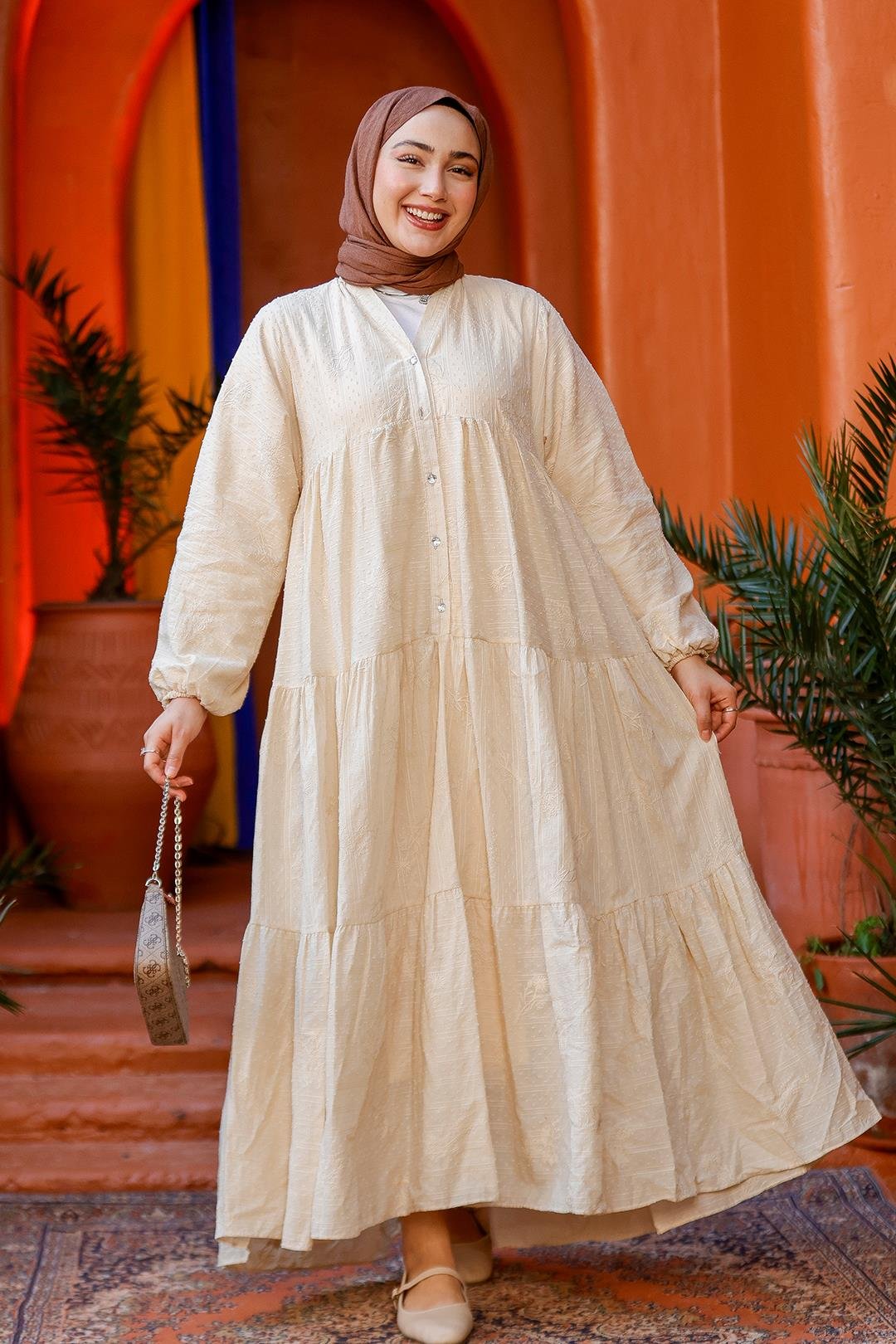 Nakış ve Nope Detaylı Astarlı Elbise Krem