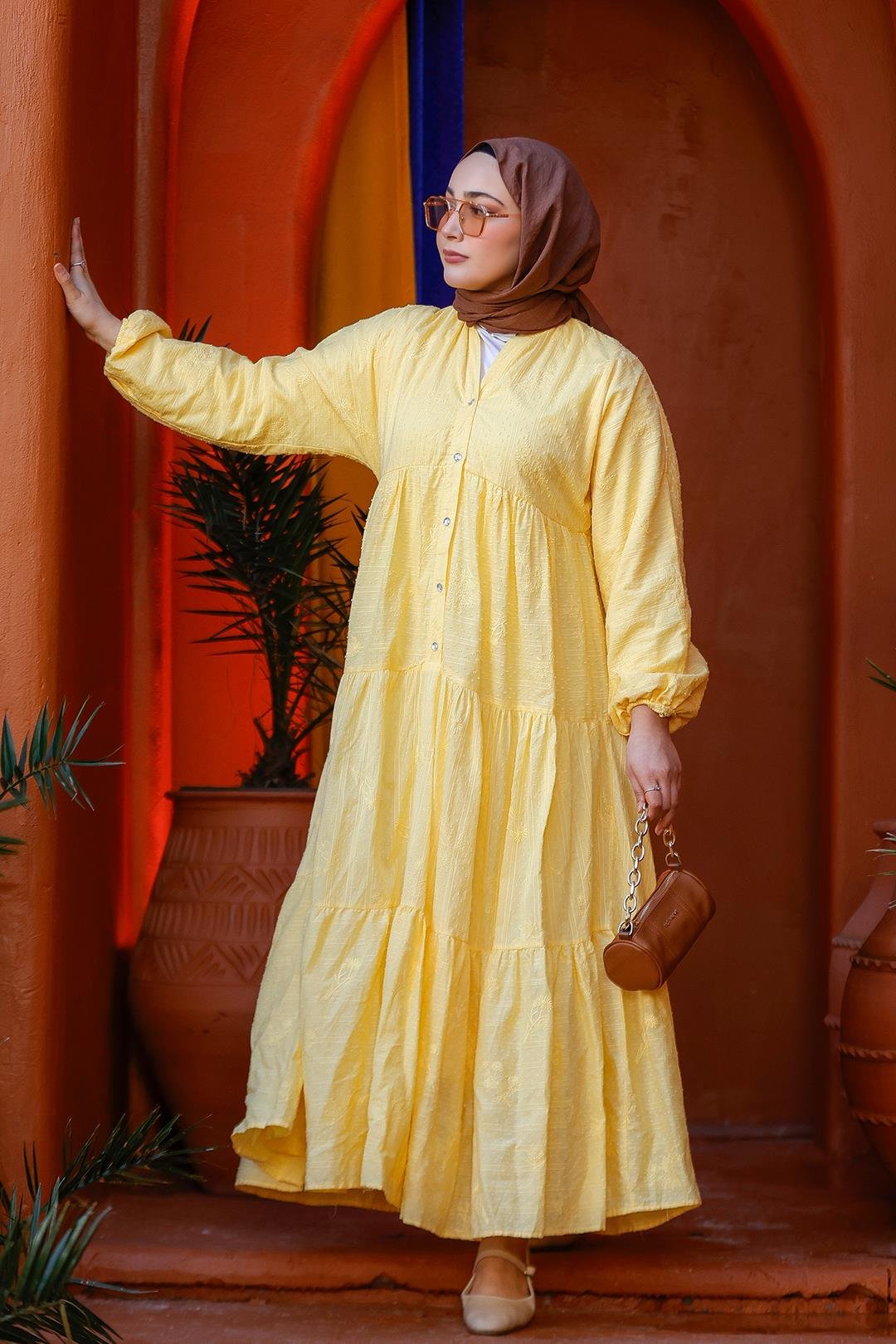 Nakış ve Nope Detaylı Astarlı Elbise Sarı