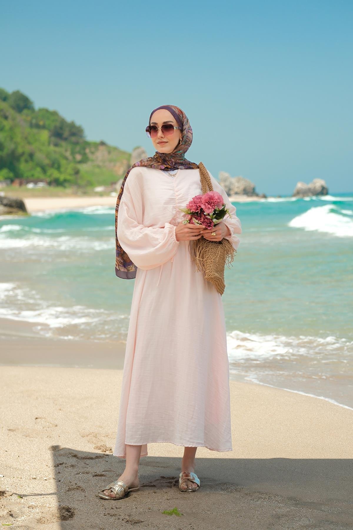 Olivia Elbise Pembe