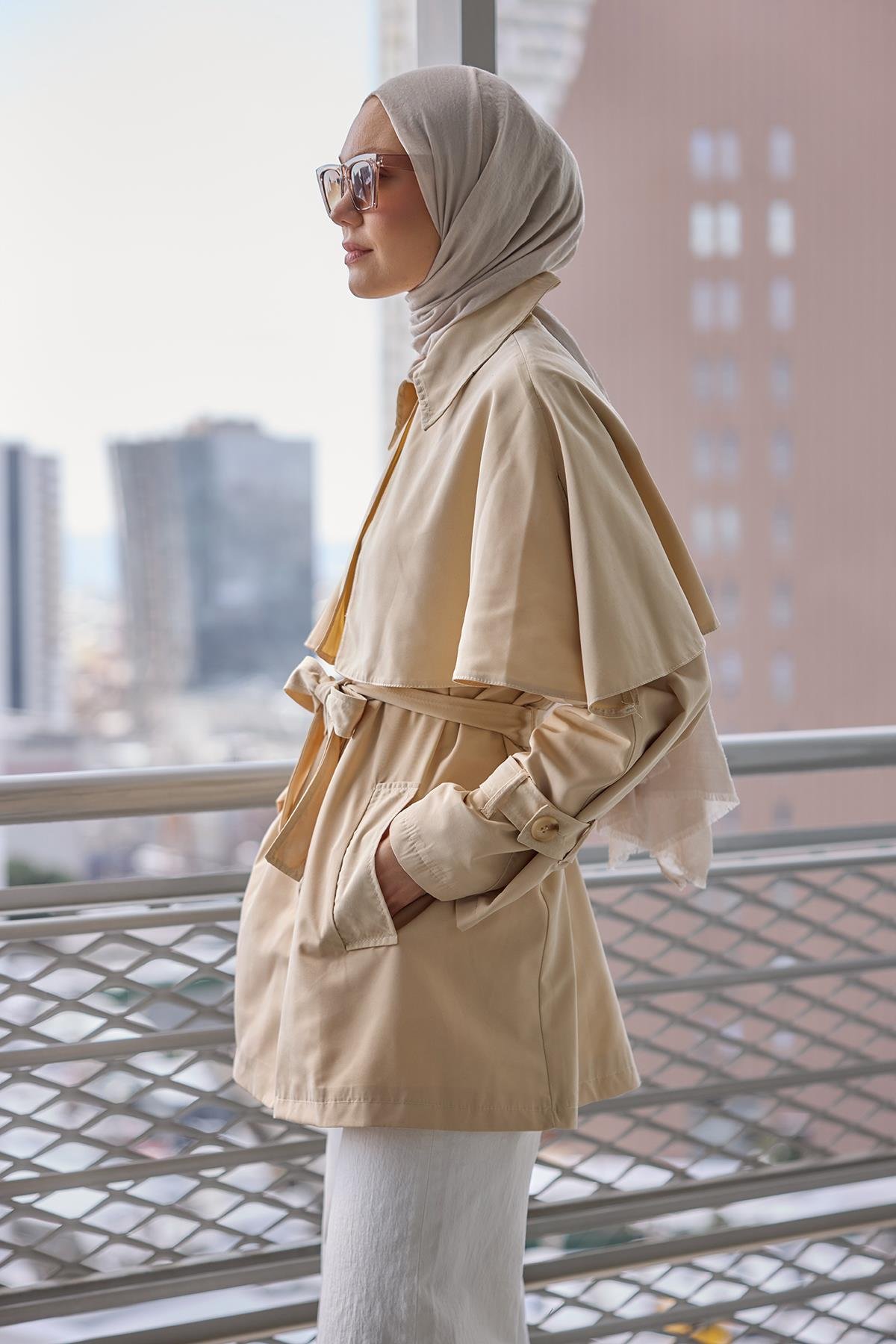 Omuz Apolet Detaylı Kısa Trenç  Vizon