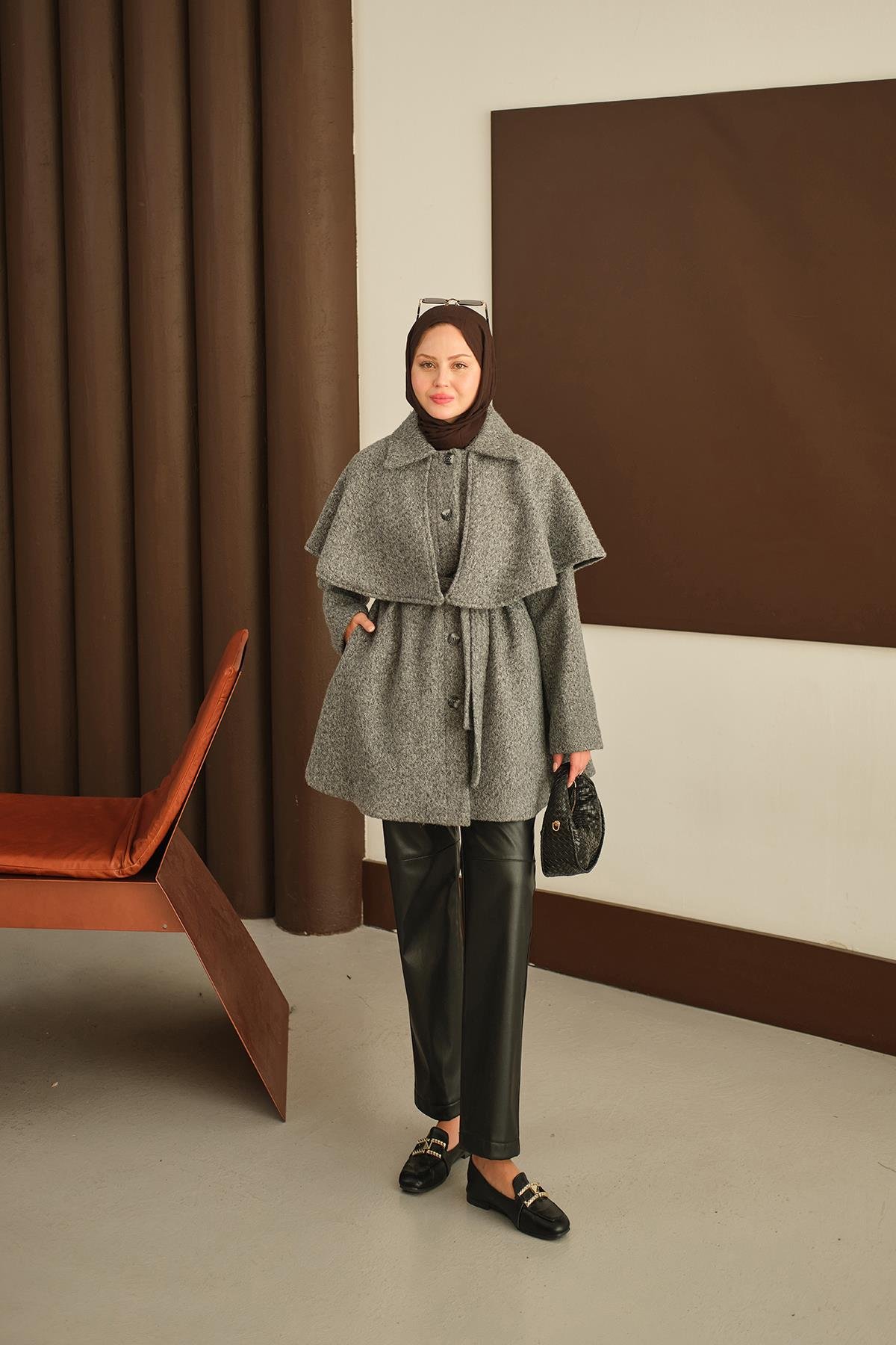 Omuz Pelerinli Peluş Kaşe Kaban Gri