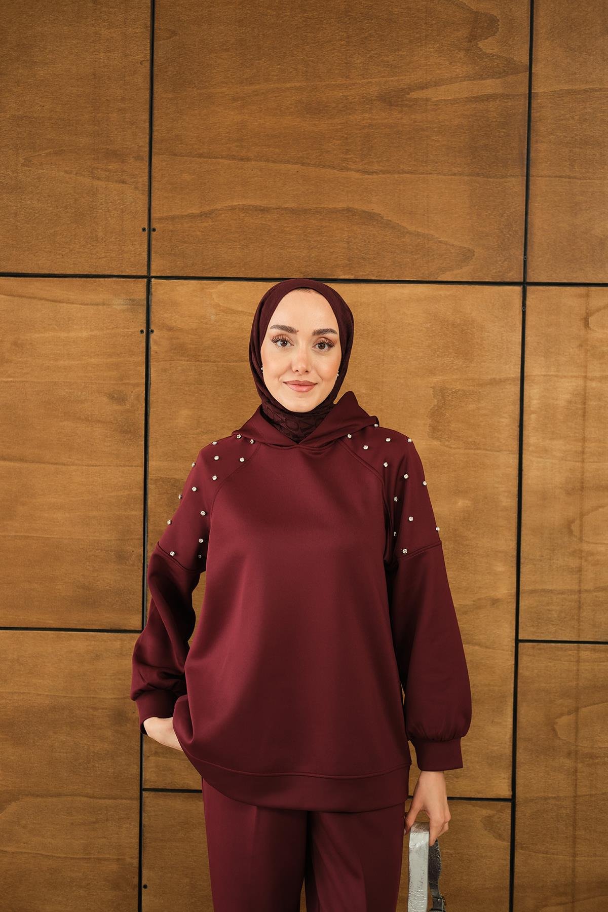 Omuz Taş Detay Kapüşonlu Takım Bordo