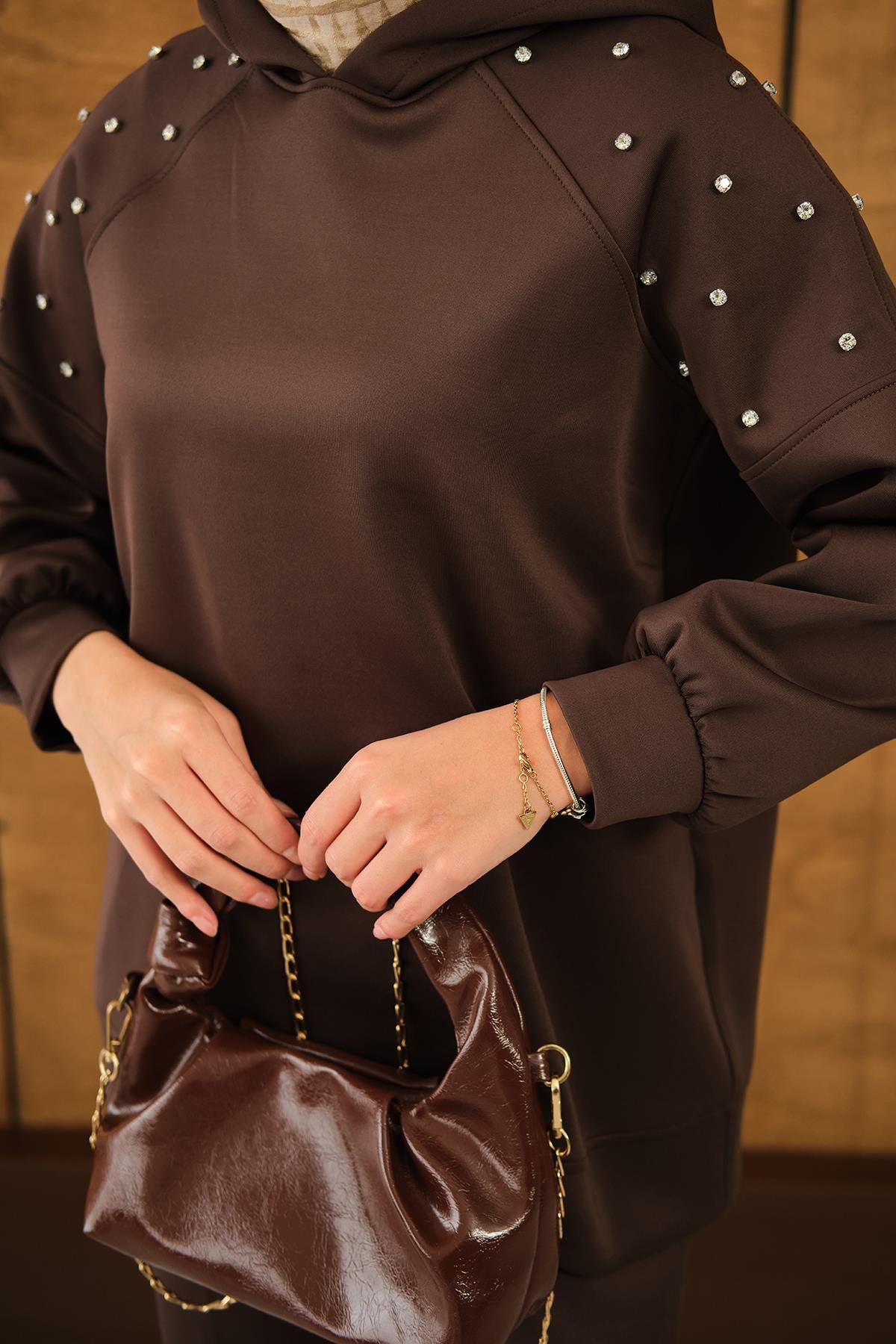 Omuz Taş Detay Kapüşonlu Takım Kahverengi