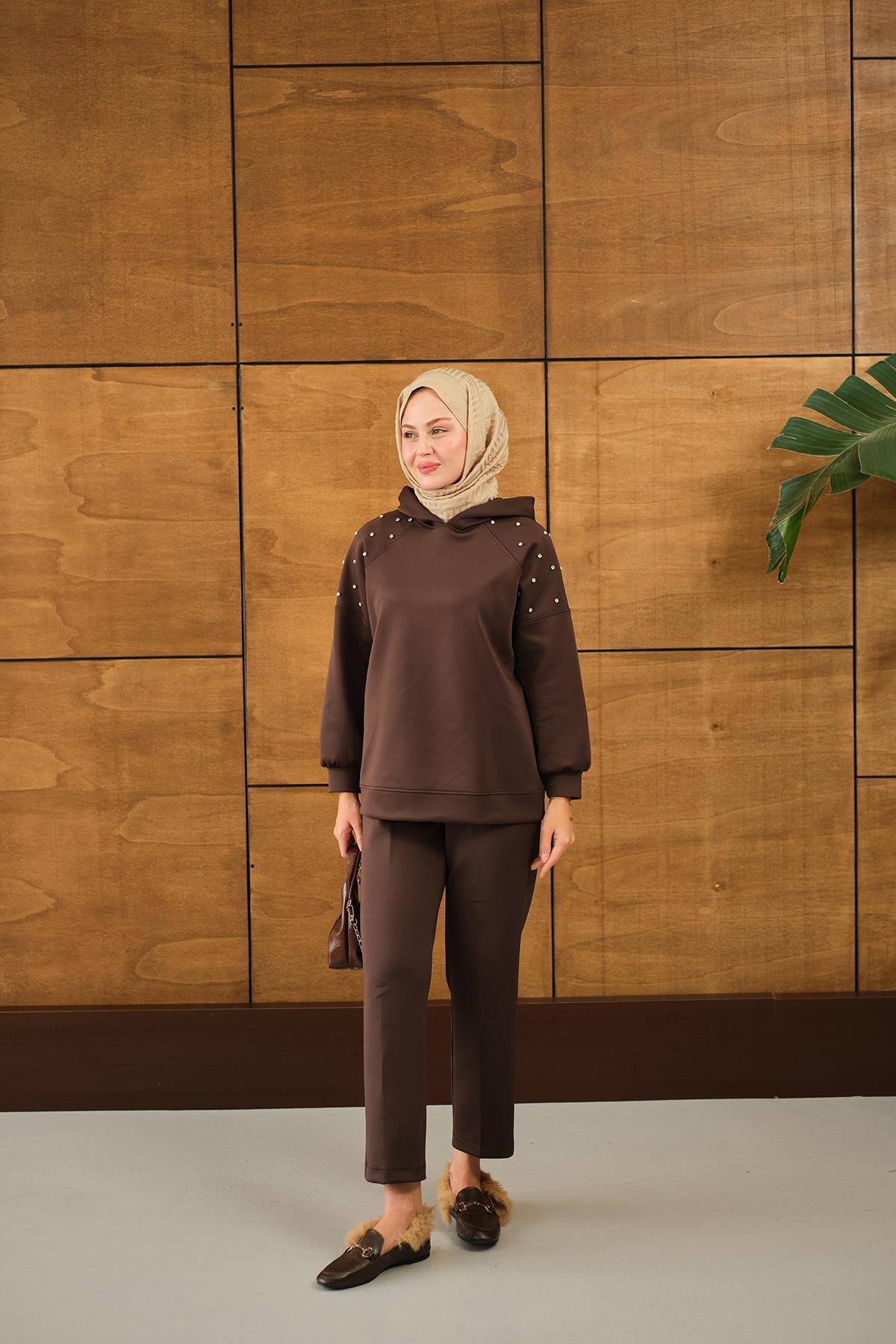 Omuz Taş Detay Kapüşonlu Takım Kahverengi