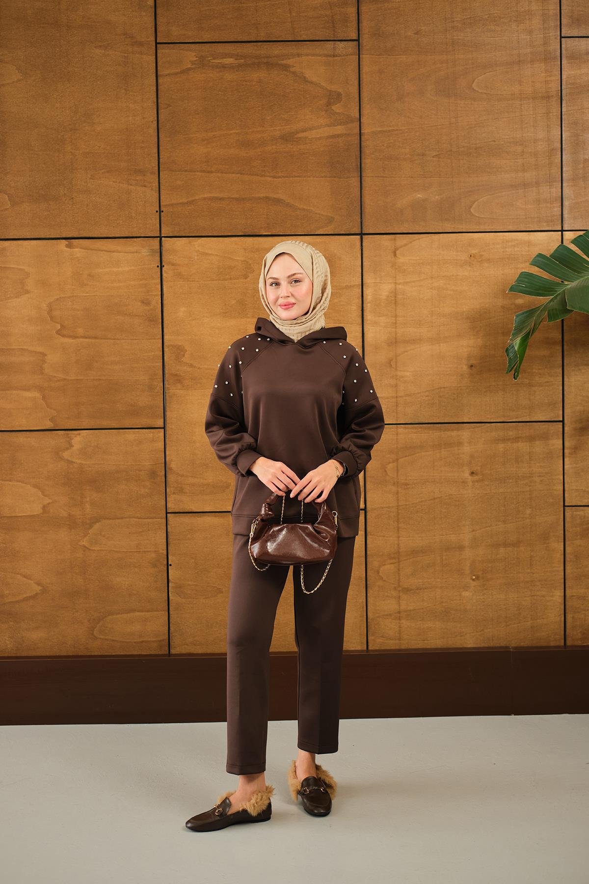 Omuz Taş Detay Kapüşonlu Takım Kahverengi