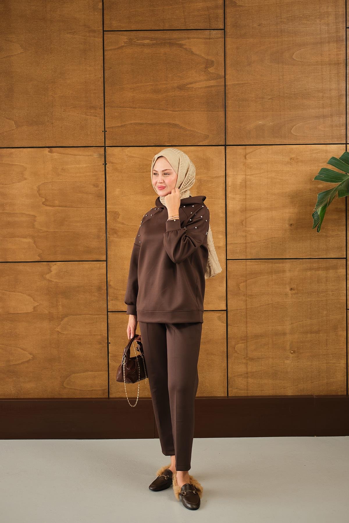 Omuz Taş Detay Kapüşonlu Takım Kahverengi