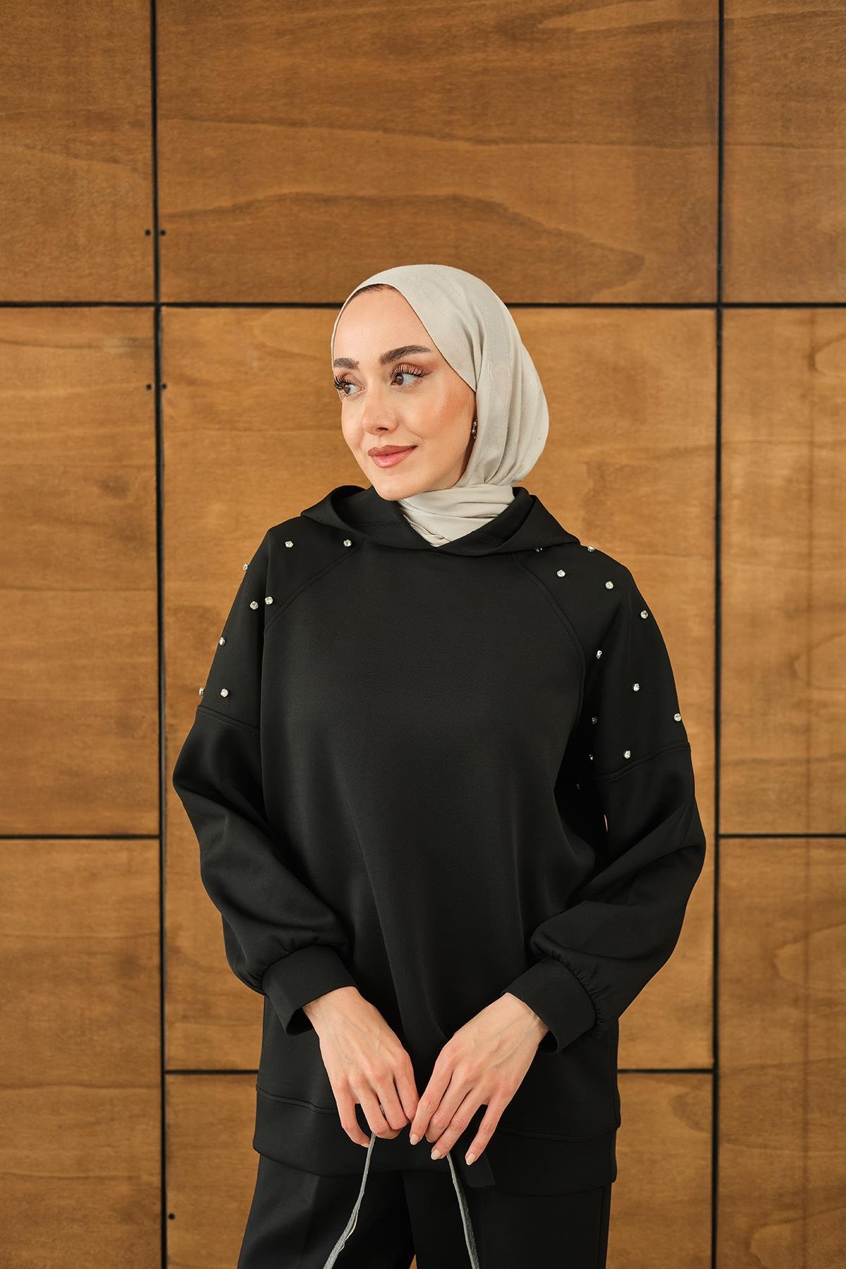 Omuz Taş Detay Kapüşonlu Takım Siyah